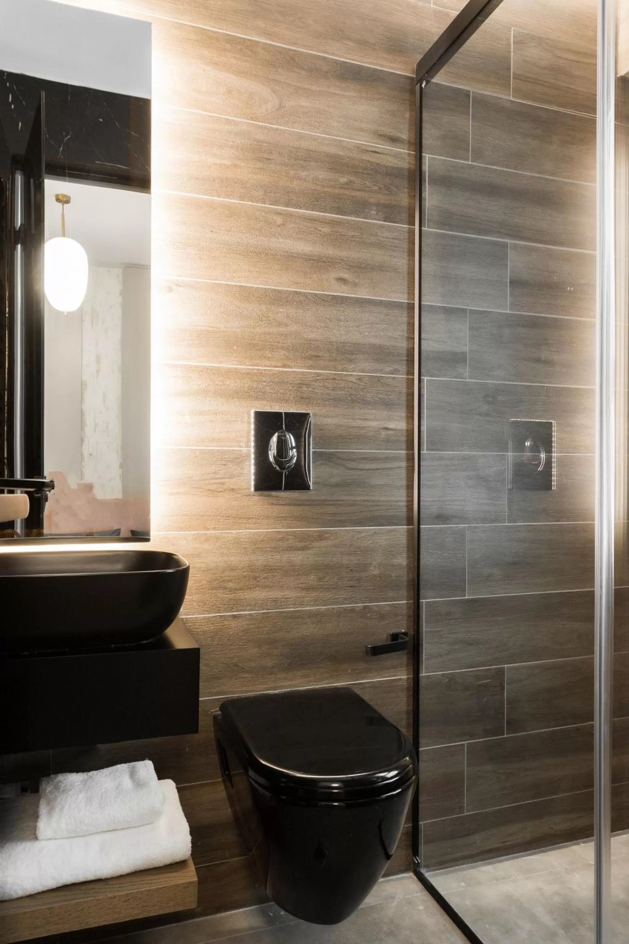 Shower in LUX&EASY Athens Downtown Apartments