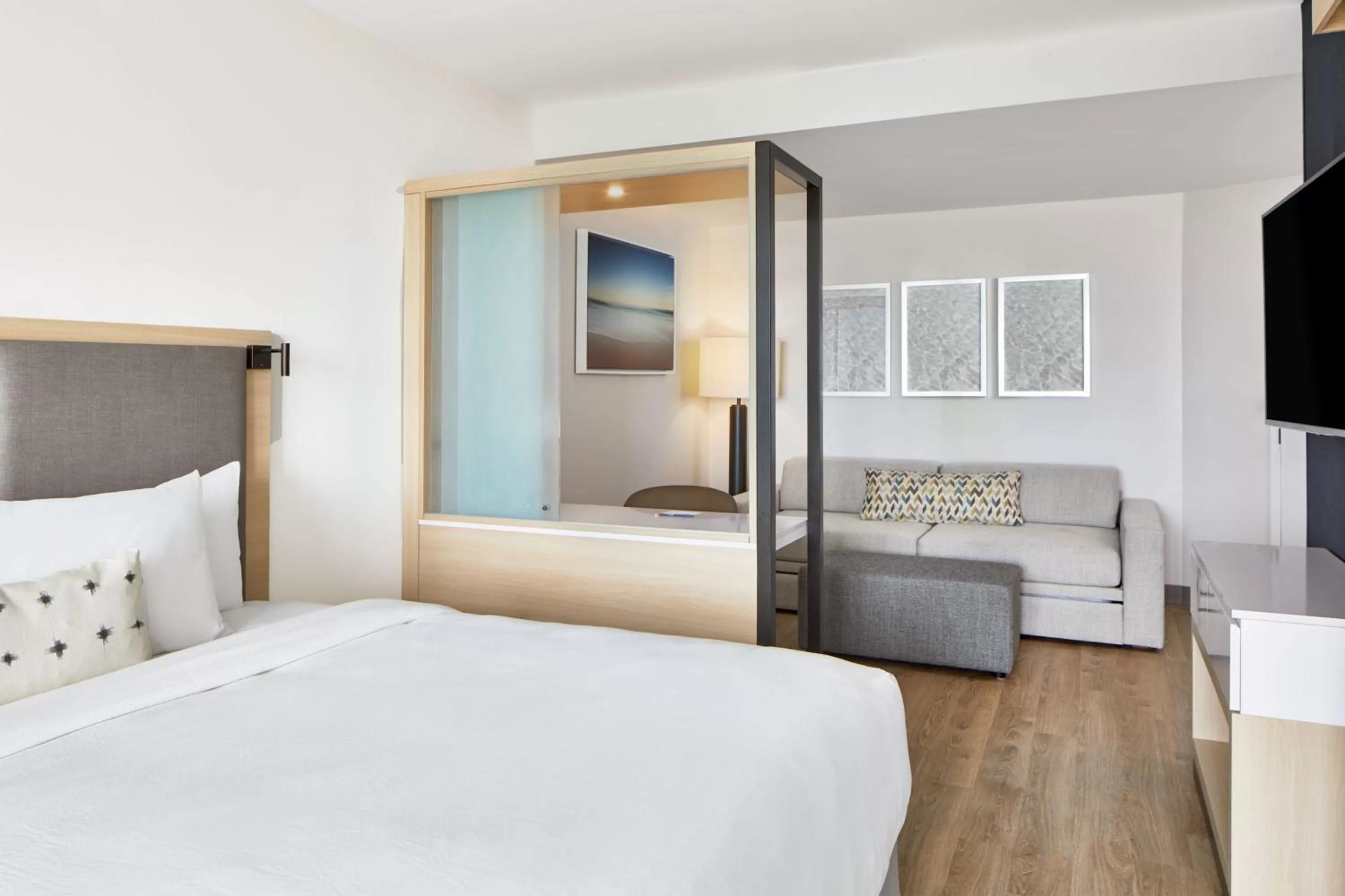 Photo of the whole room, Bed in SpringHill Suites by Marriott Jacksonville Beach Oceanfront