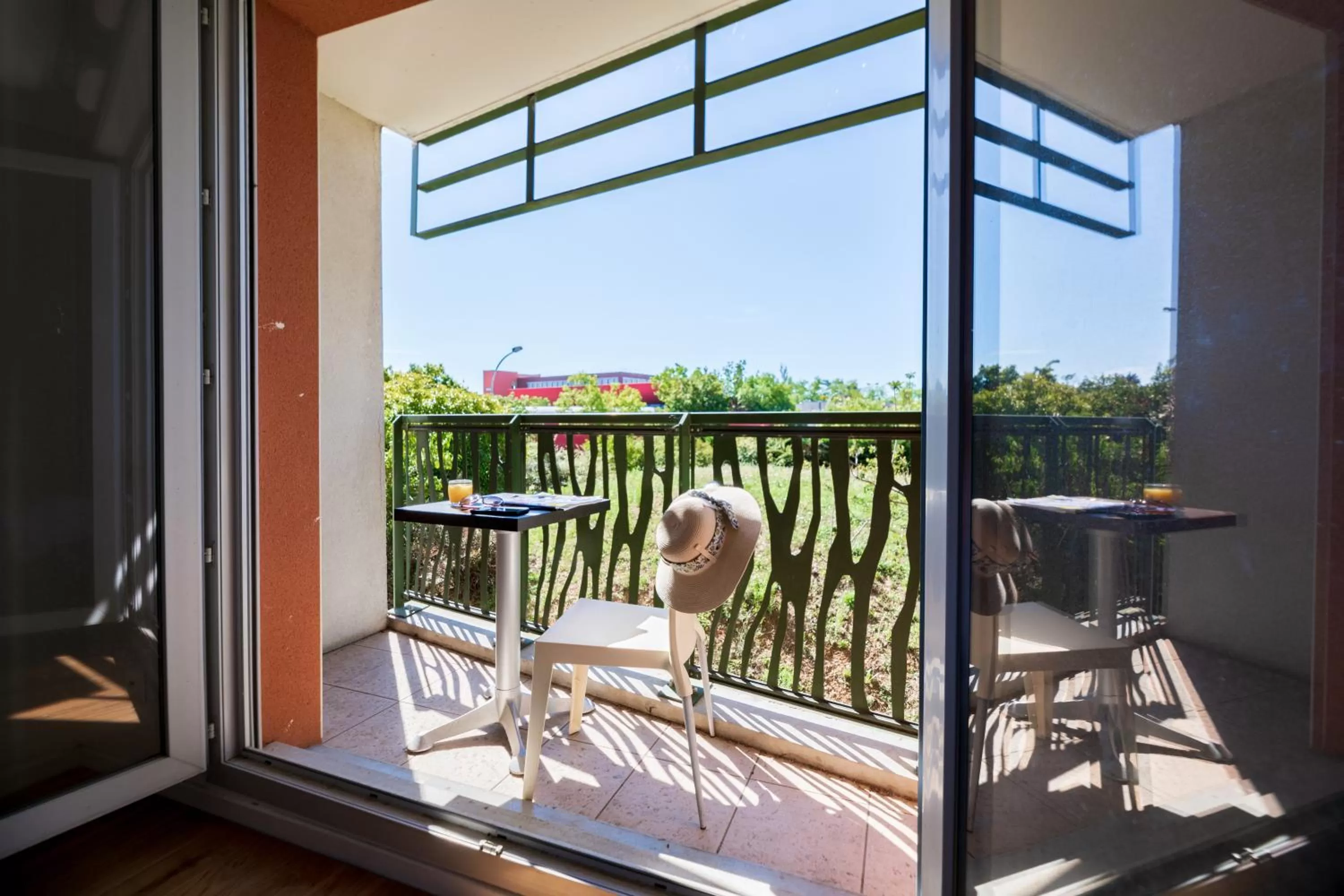 Balcony/Terrace in Cerise Valence