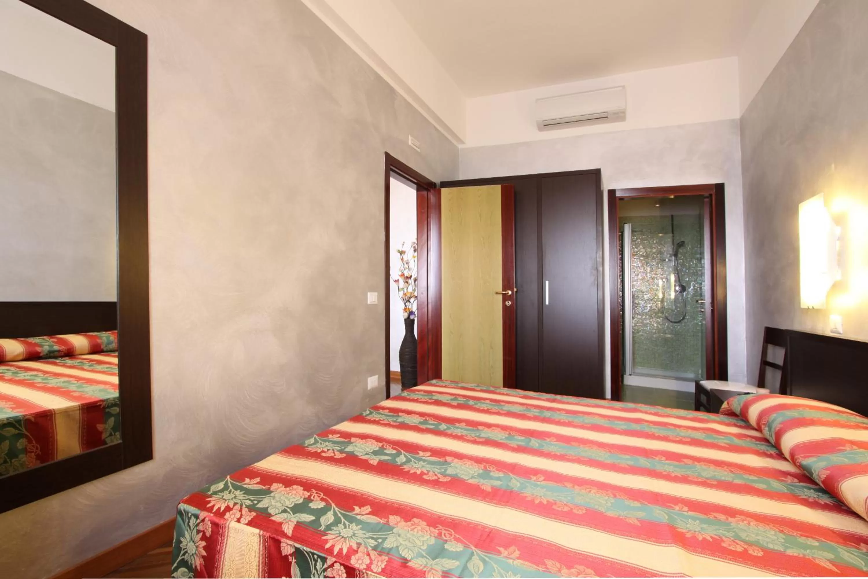 Bedroom, Bed in Hotel Astoria