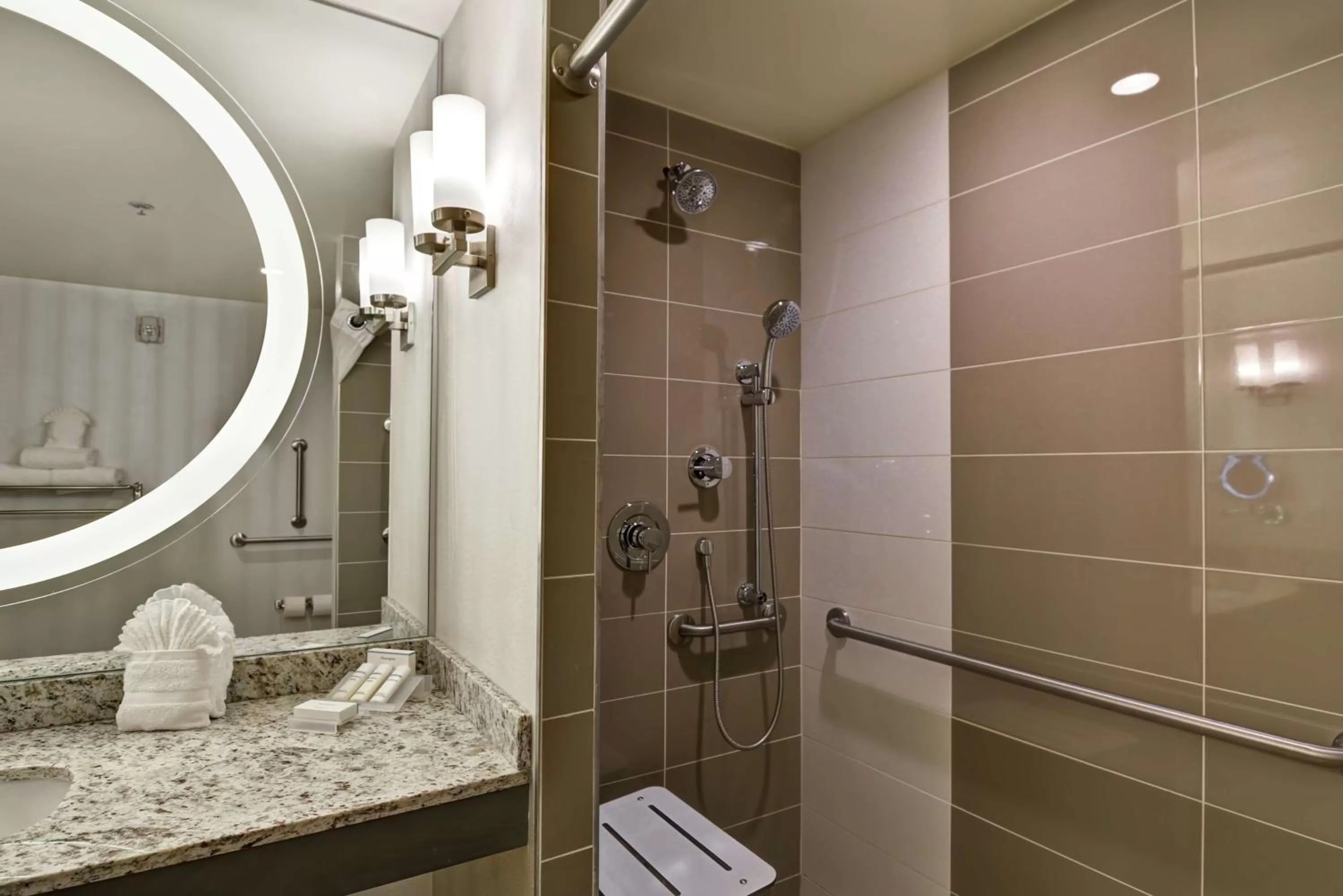 Bed in Hilton Garden Inn Raleigh/Crabtree Valley