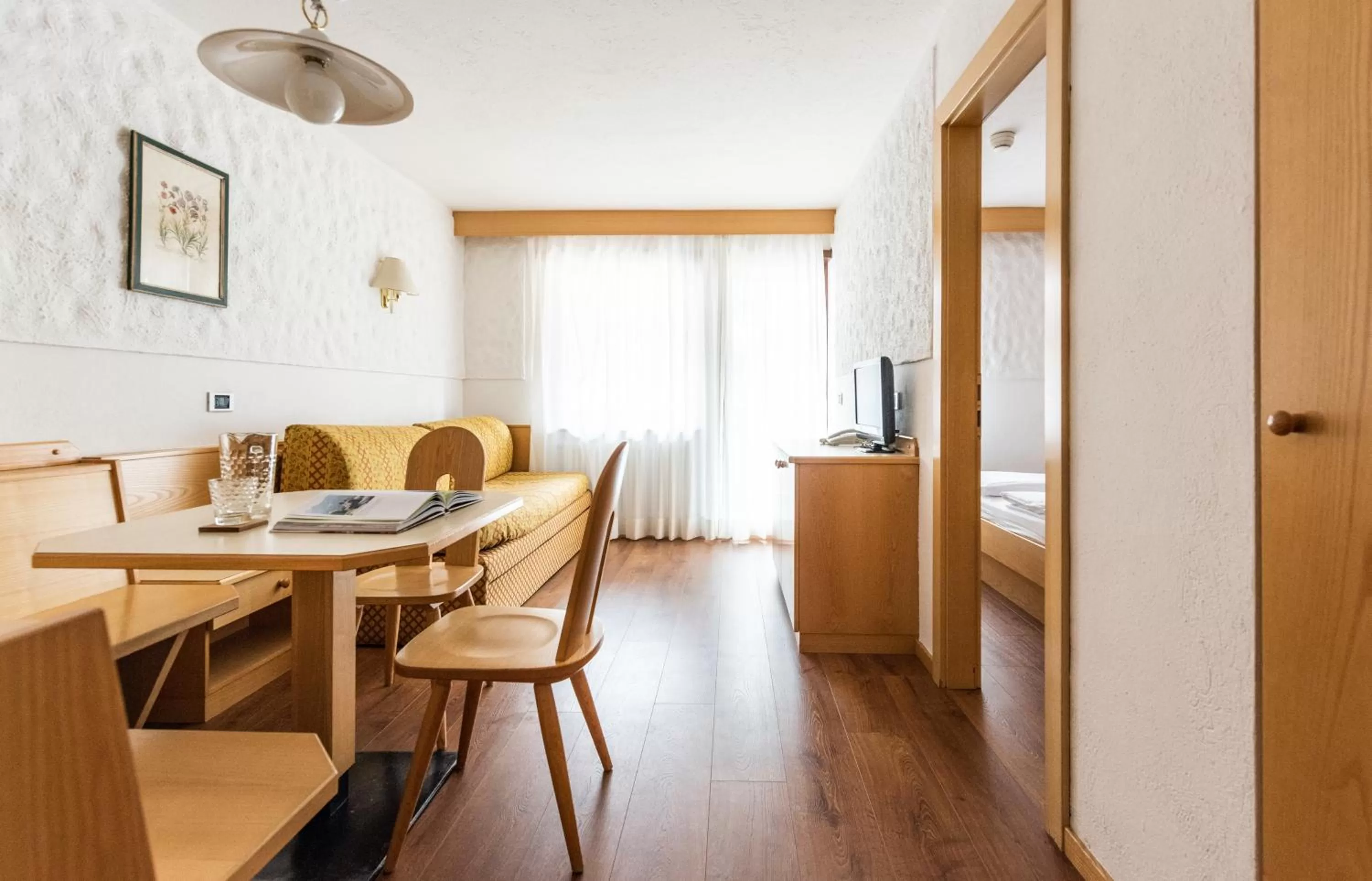 Photo of the whole room in Residence Antares