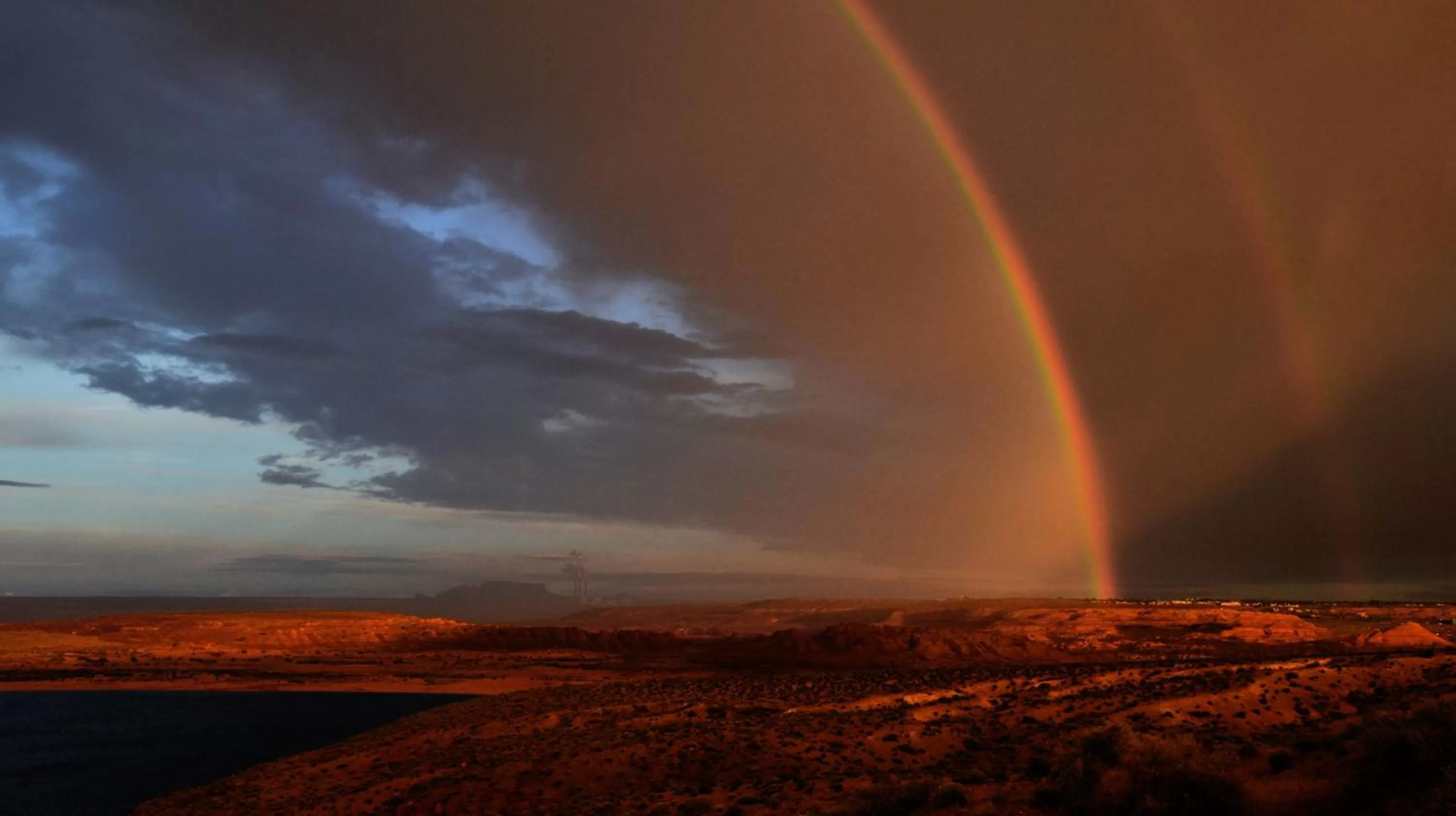 Property building in Dreamkatchers Lake Powell Bed & Breakfast