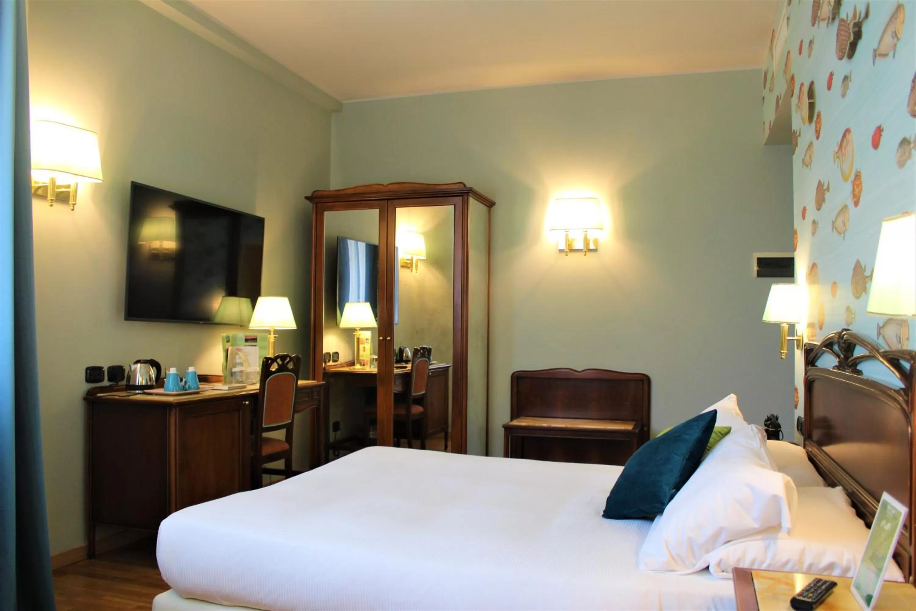 Bedroom, Bed in Hotel Continental Genova