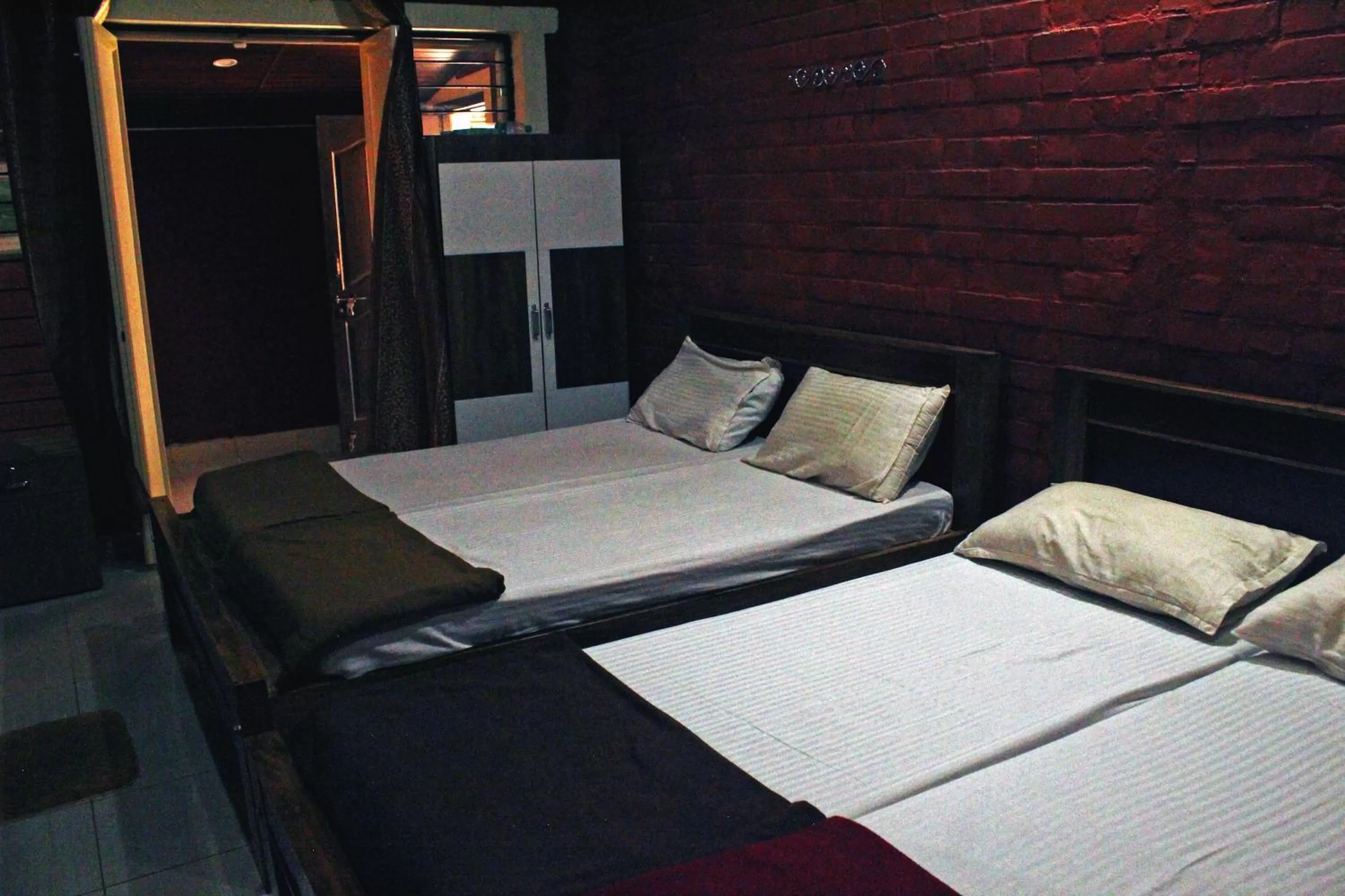 Bedroom, Bed in CS County Resort