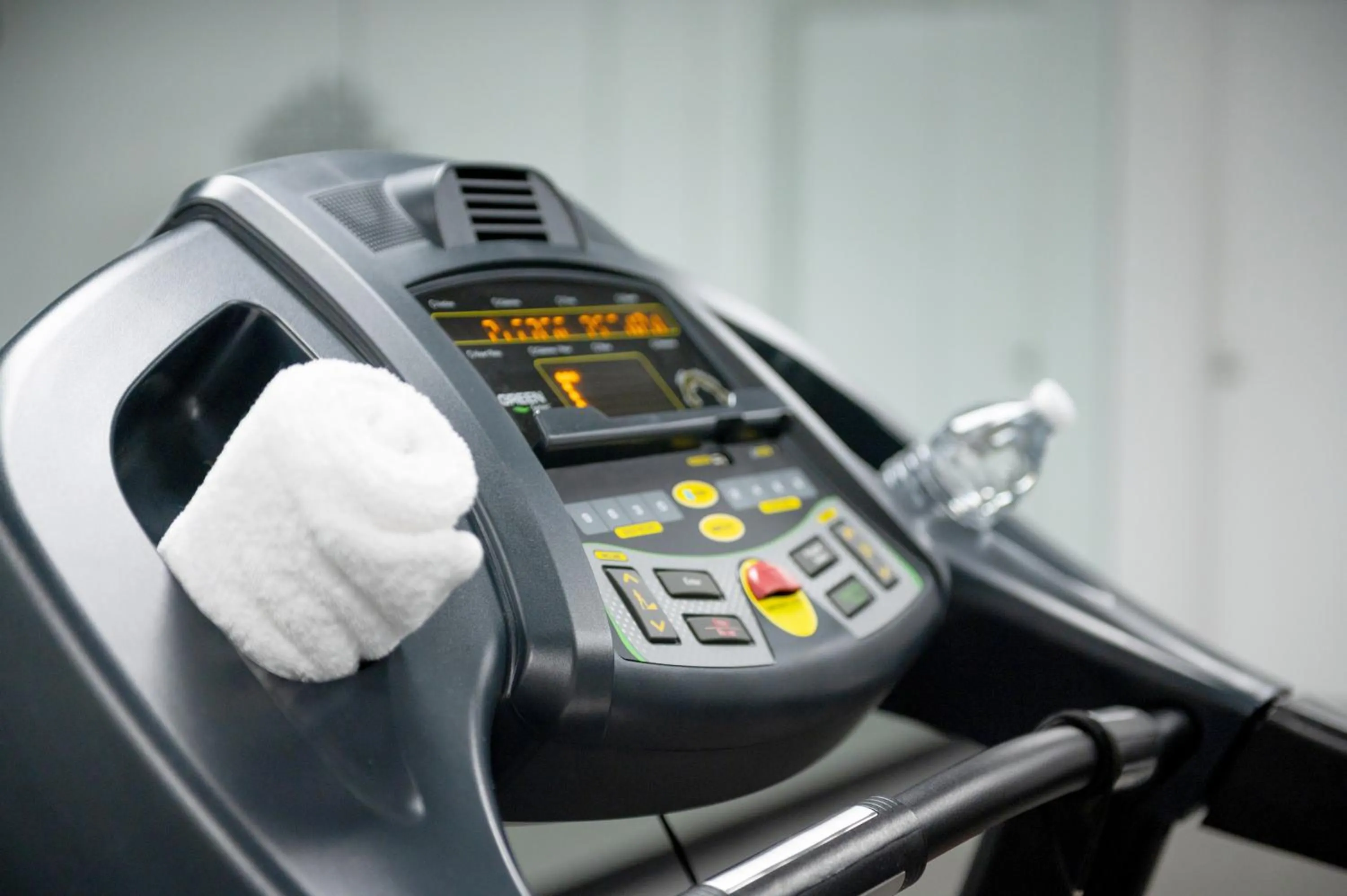 Fitness centre/facilities in Harborside Hotel