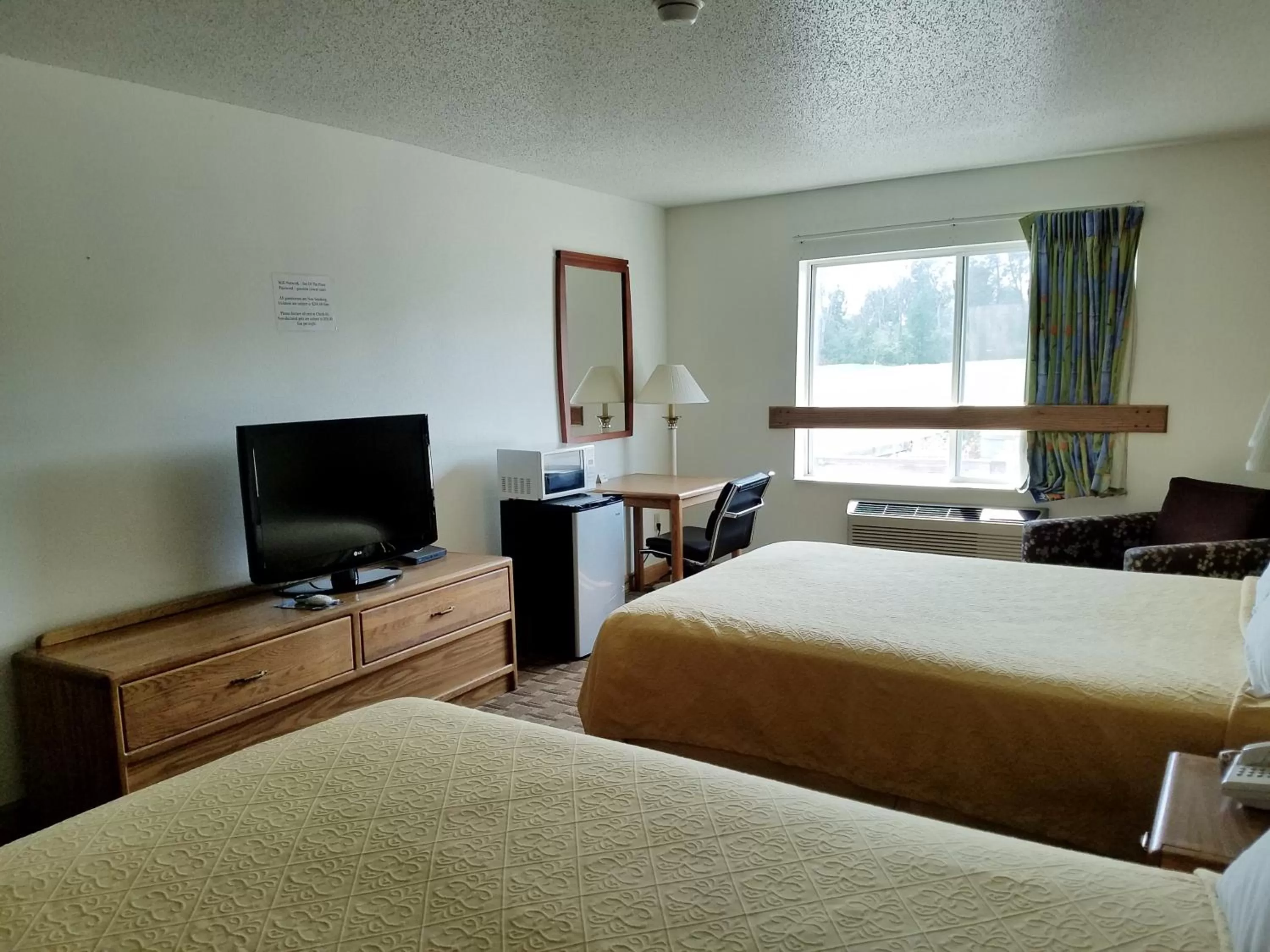 Queen Room with Two Queen Beds in Inn of the Pines