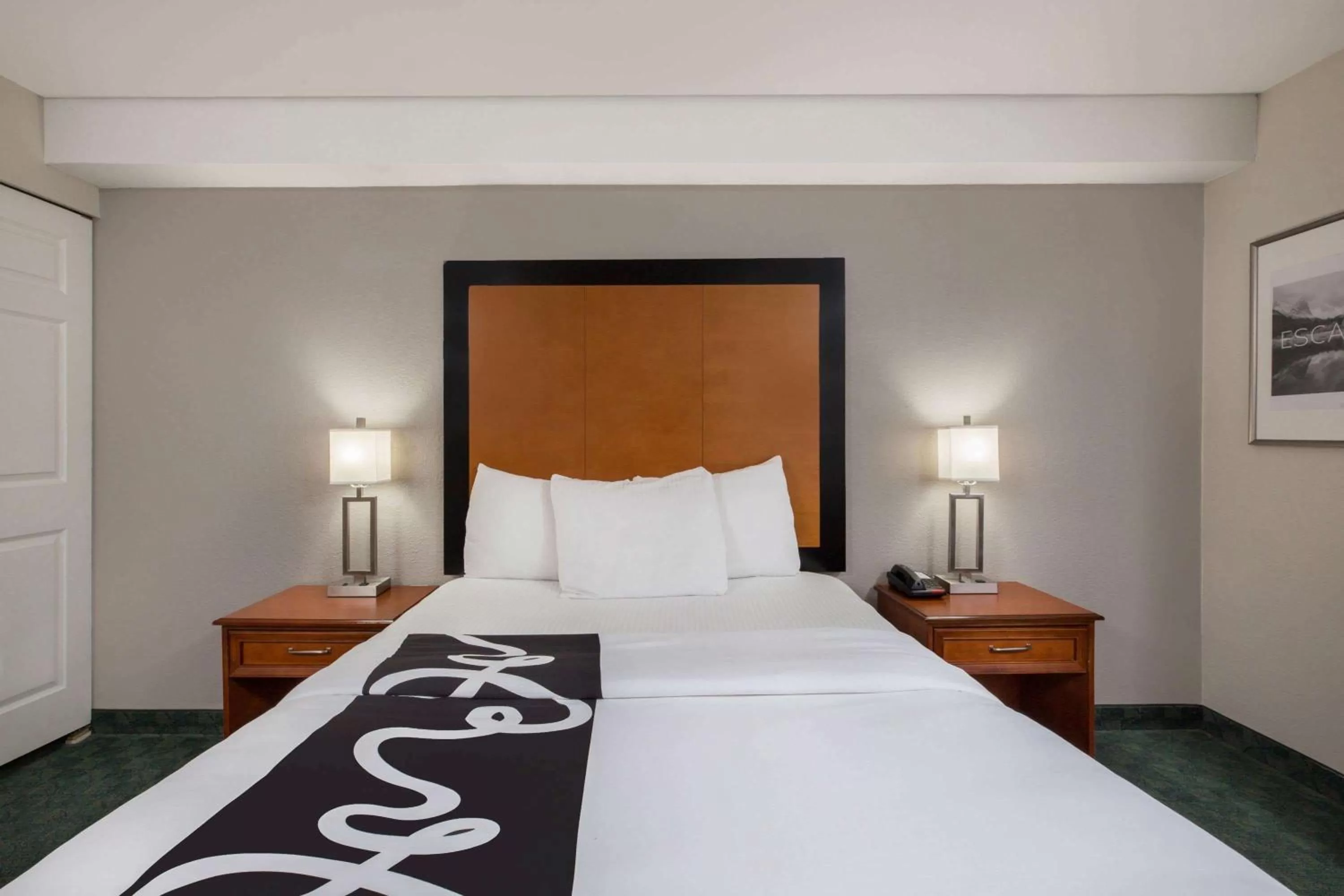 Photo of the whole room, Bed in La Quinta Inn by Wyndham Everett