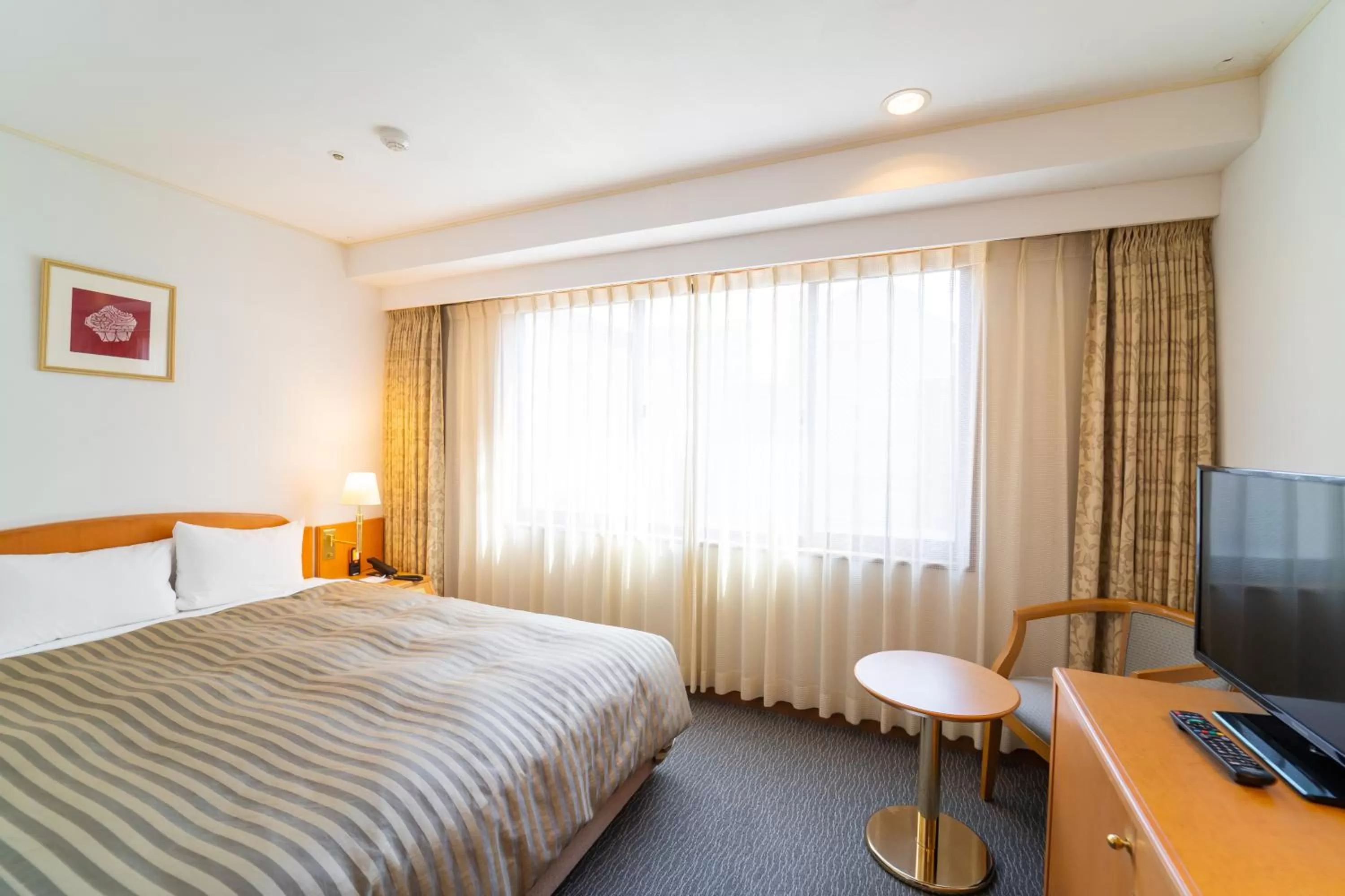 Photo of the whole room, Bed in Garden Hotel Kanazawa