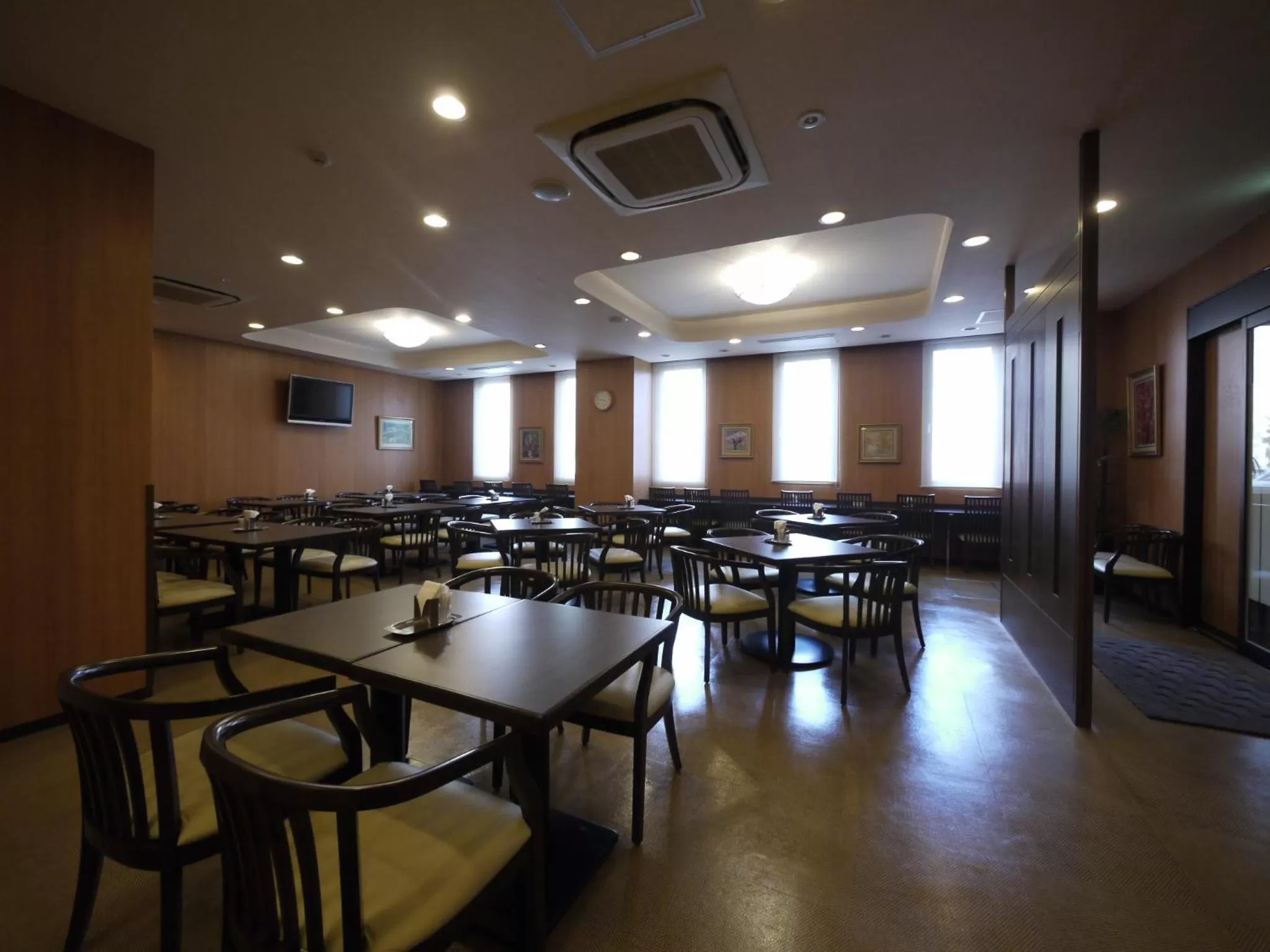 Restaurant/places to eat in Hotel Route-Inn Saga Ekimae