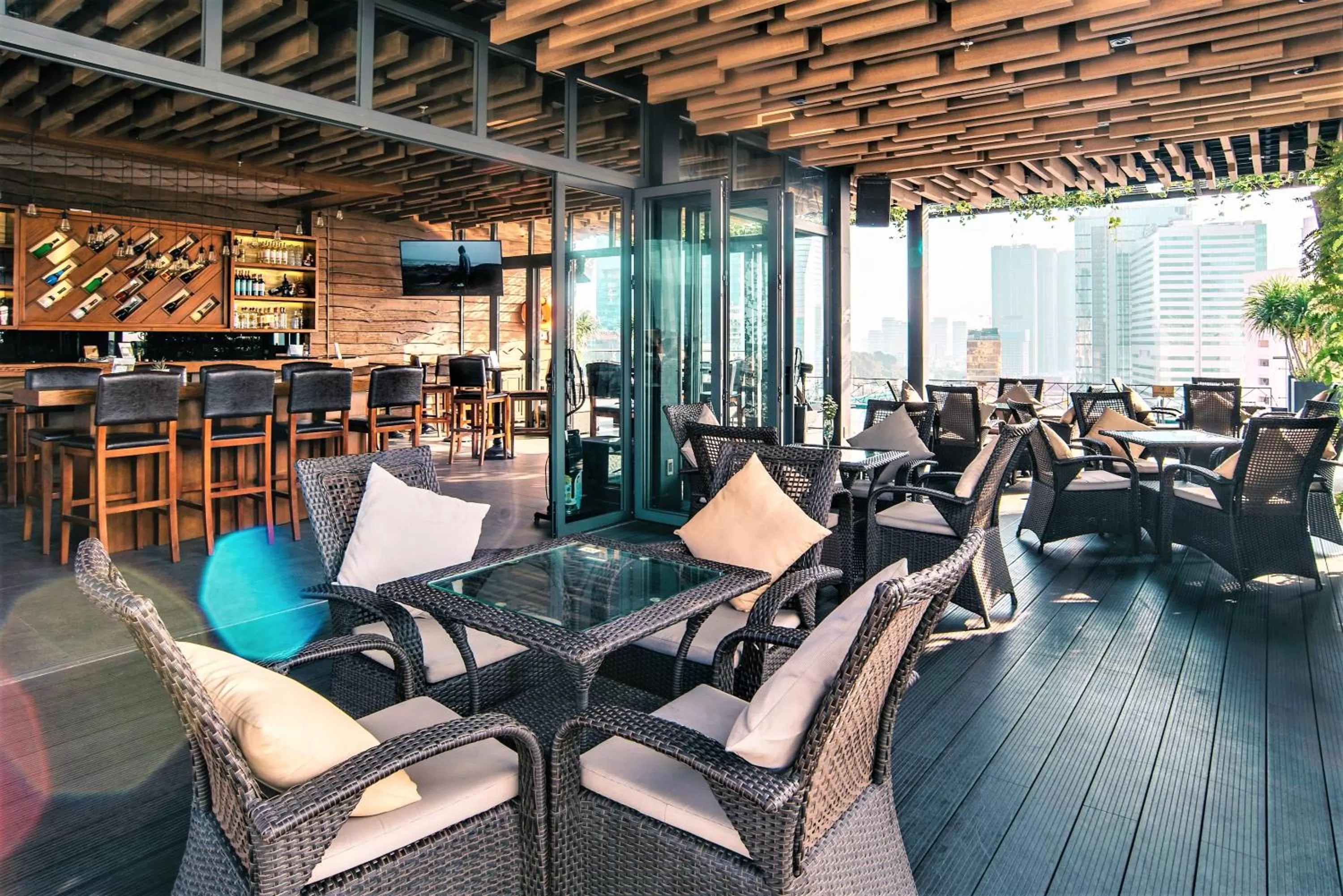 Lounge or bar, Restaurant/Places to Eat in Northern Saigon Hotel