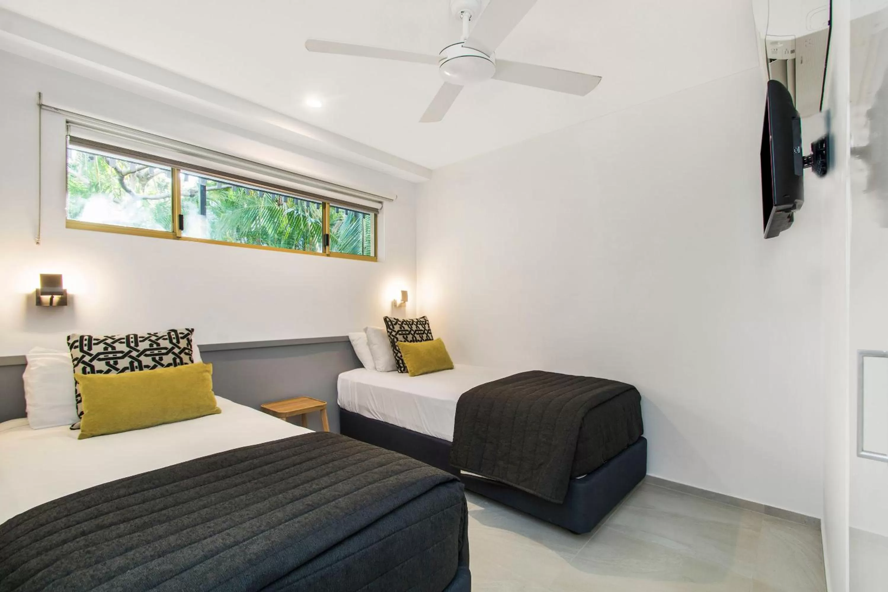 Bedroom, Bed in Mantra French Quarter Noosa