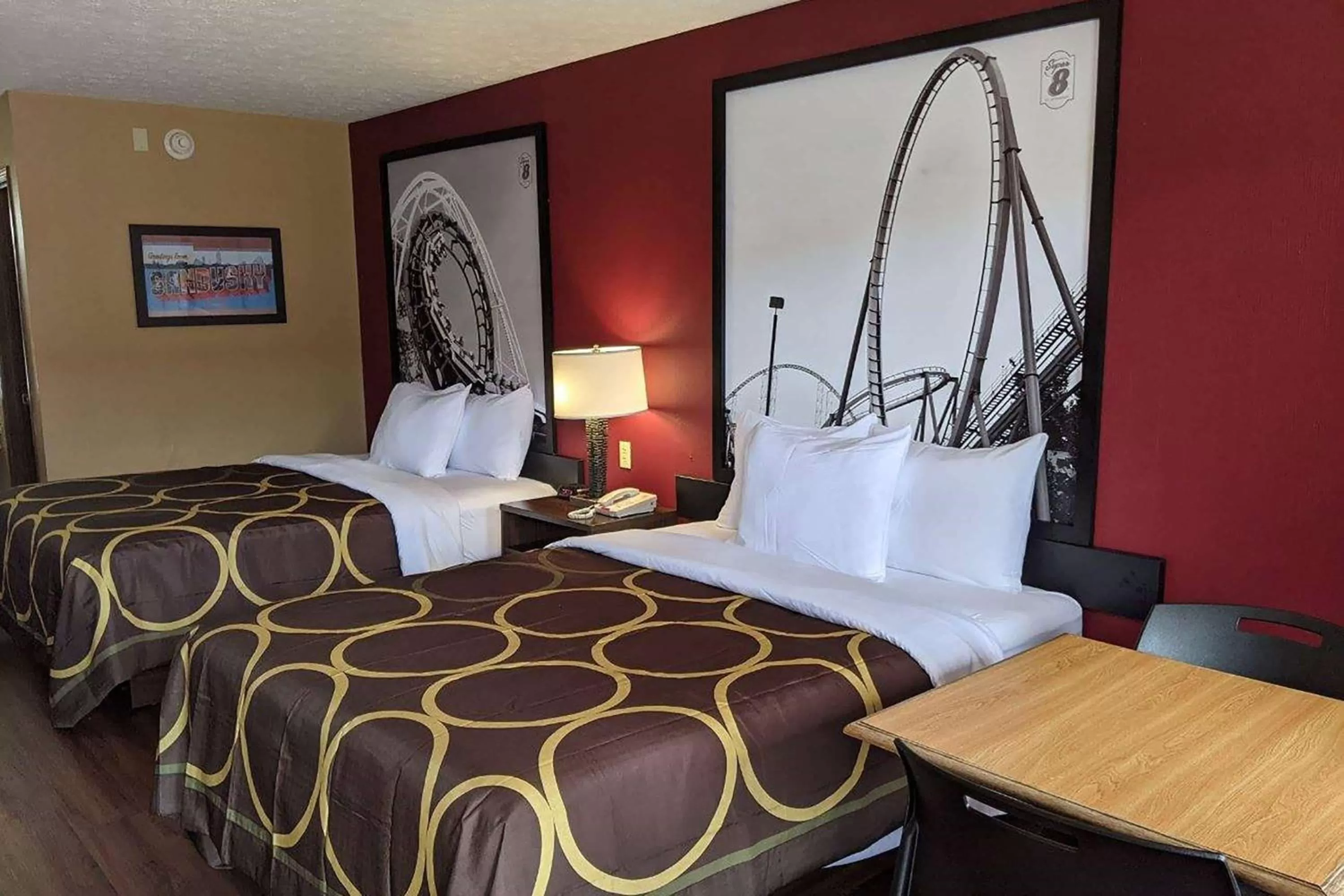 Photo of the whole room, Bed in Super 8 by Wyndham Sandusky