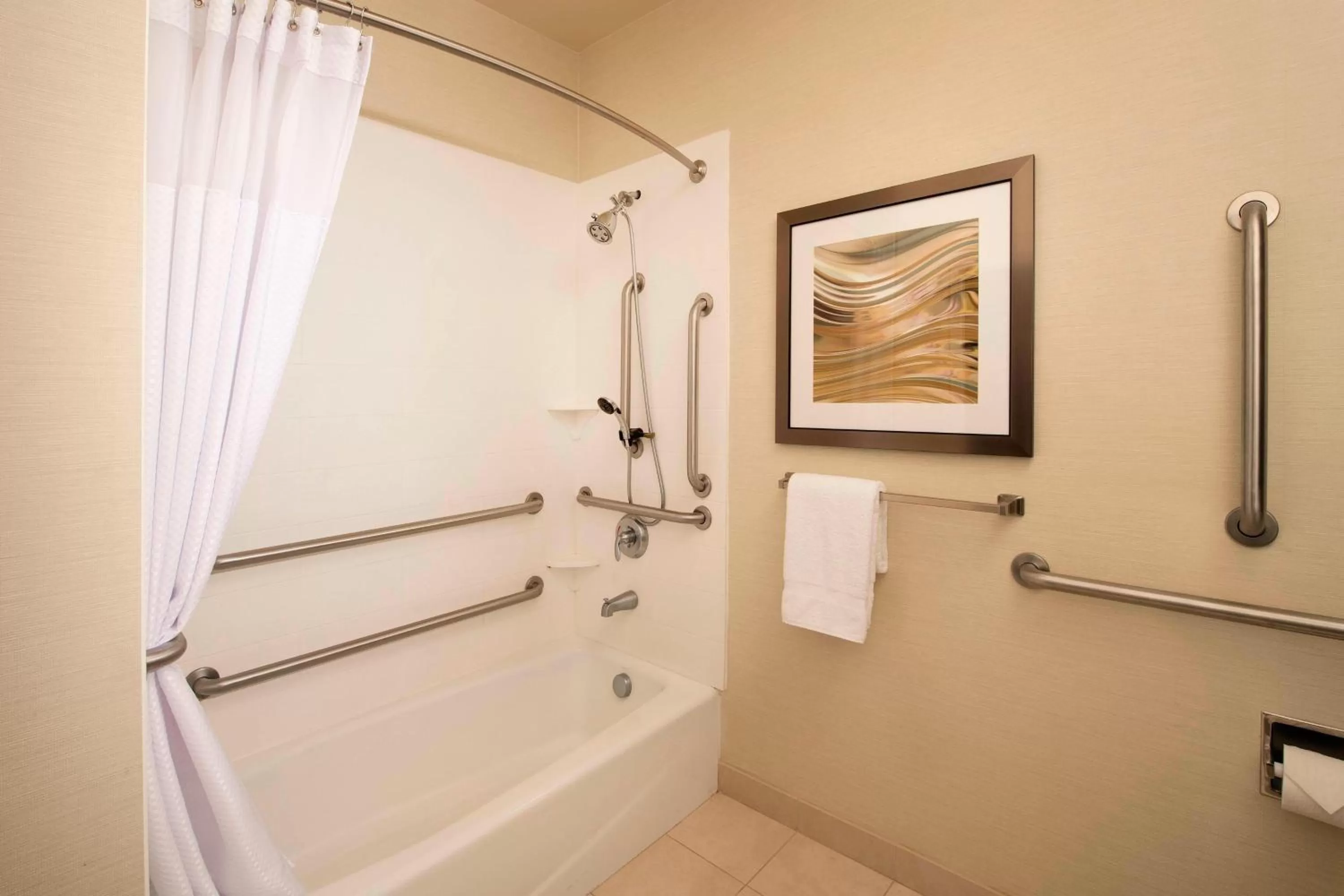 Bathroom in Courtyard by Marriott Lufkin