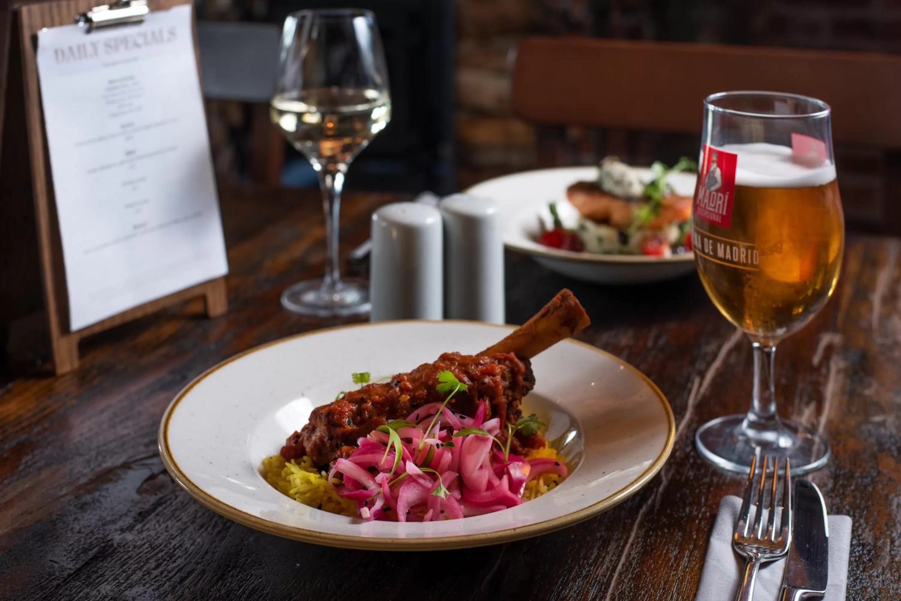 Restaurant/places to eat in The Hog's Head Inn - The Inn Collection Group