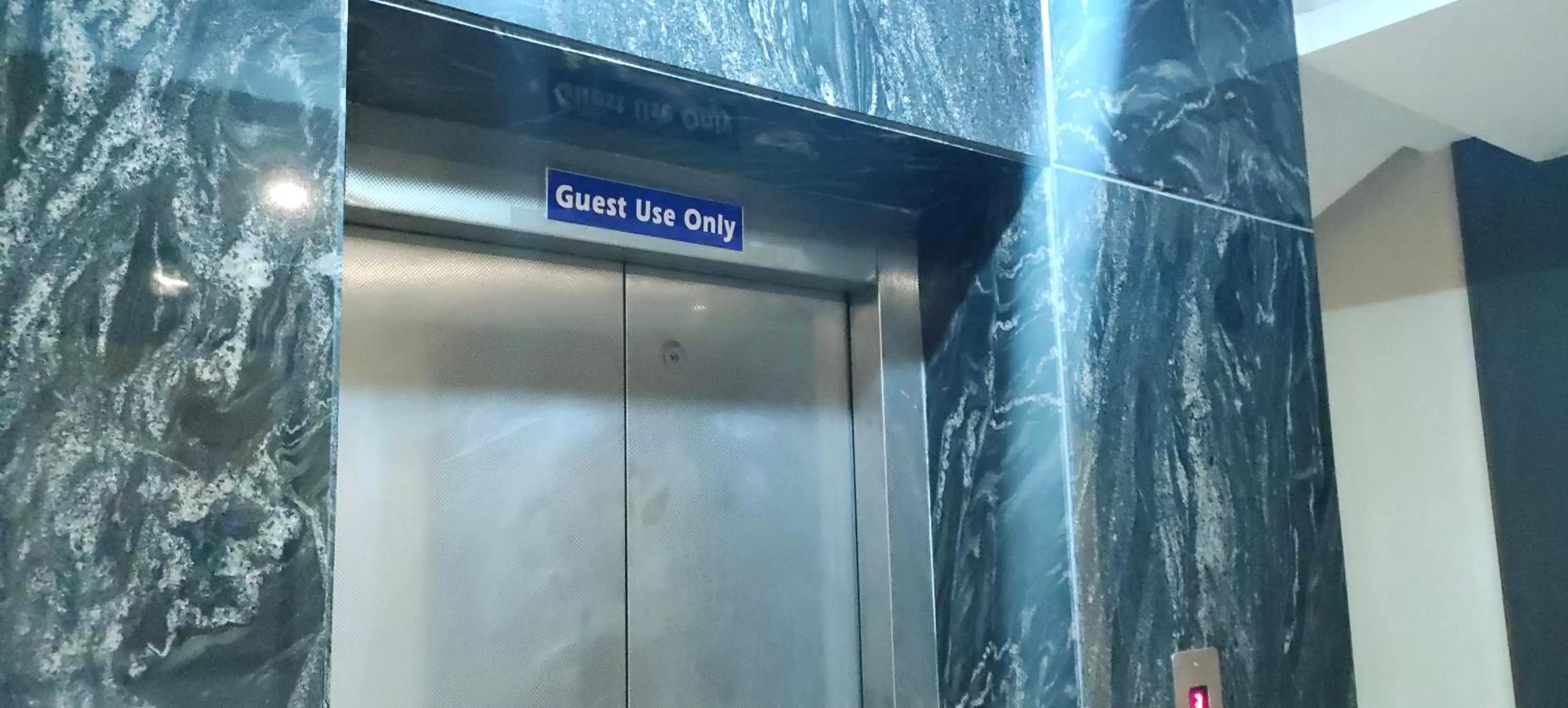 Area and facilities in Hotel Deepam