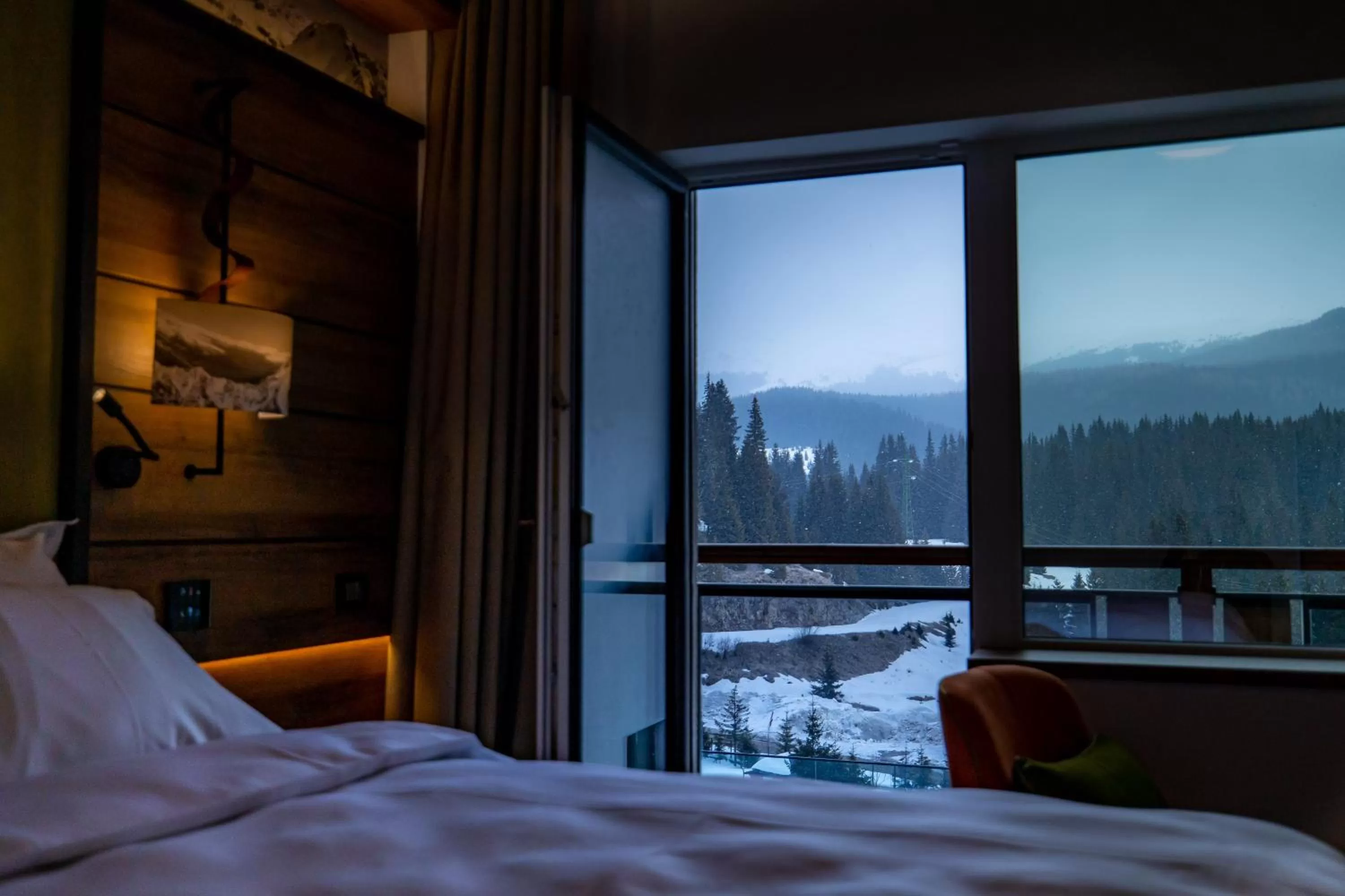 Bedroom, Mountain View in Hotel Belmont