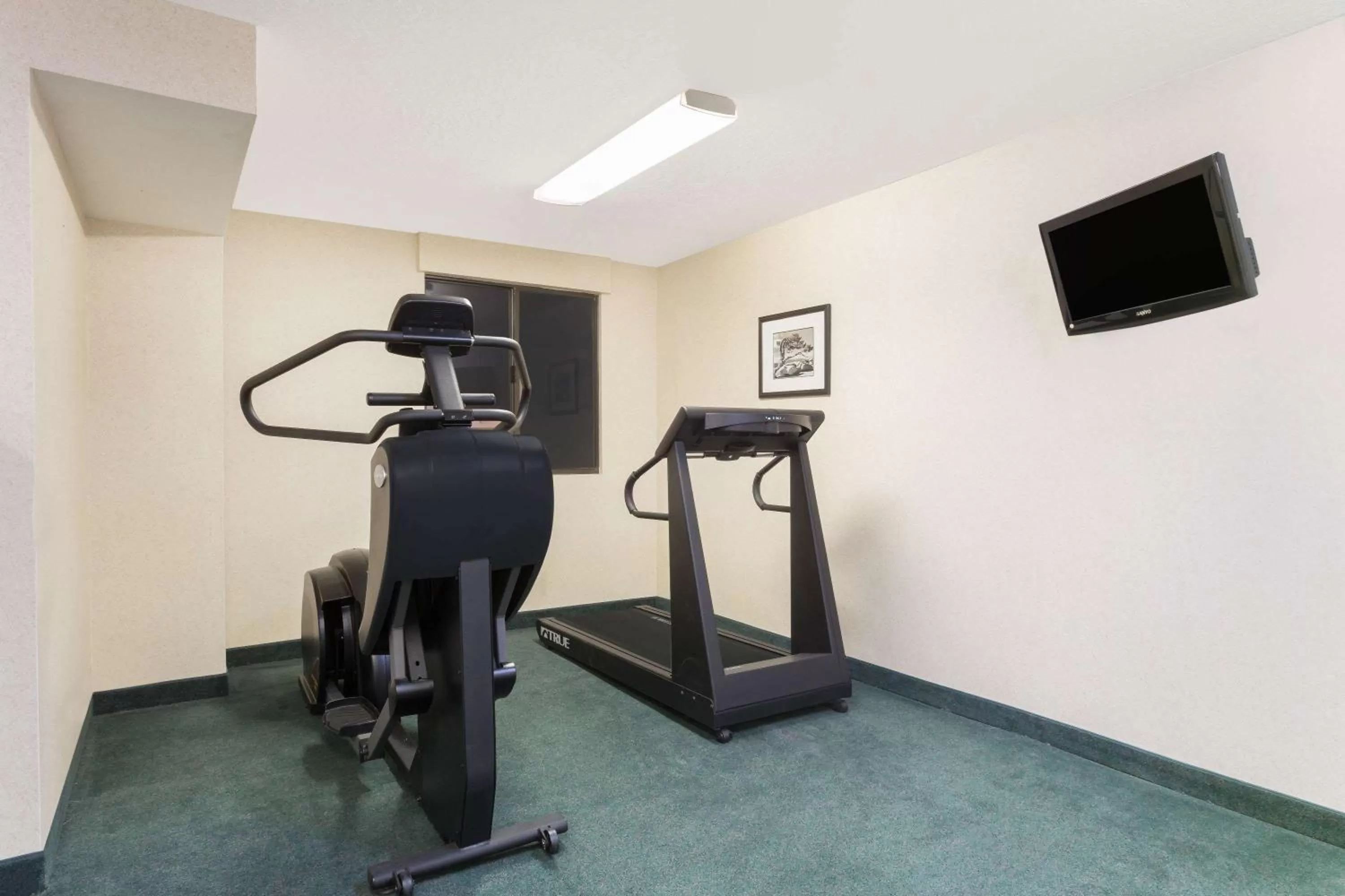 Fitness centre/facilities in Ramada by Wyndham Cedar City