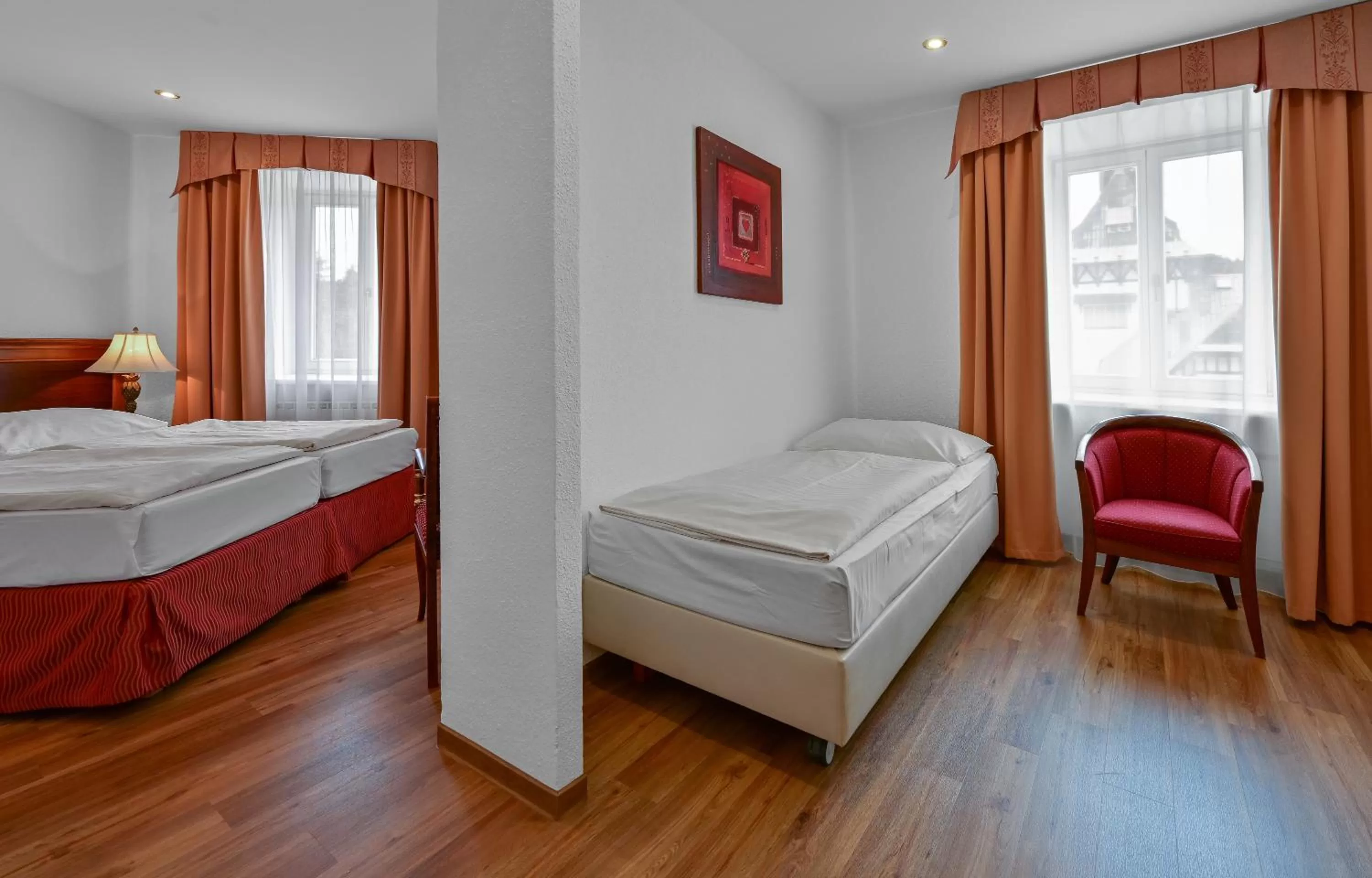 Photo of the whole room, Bed in Hotel Continental