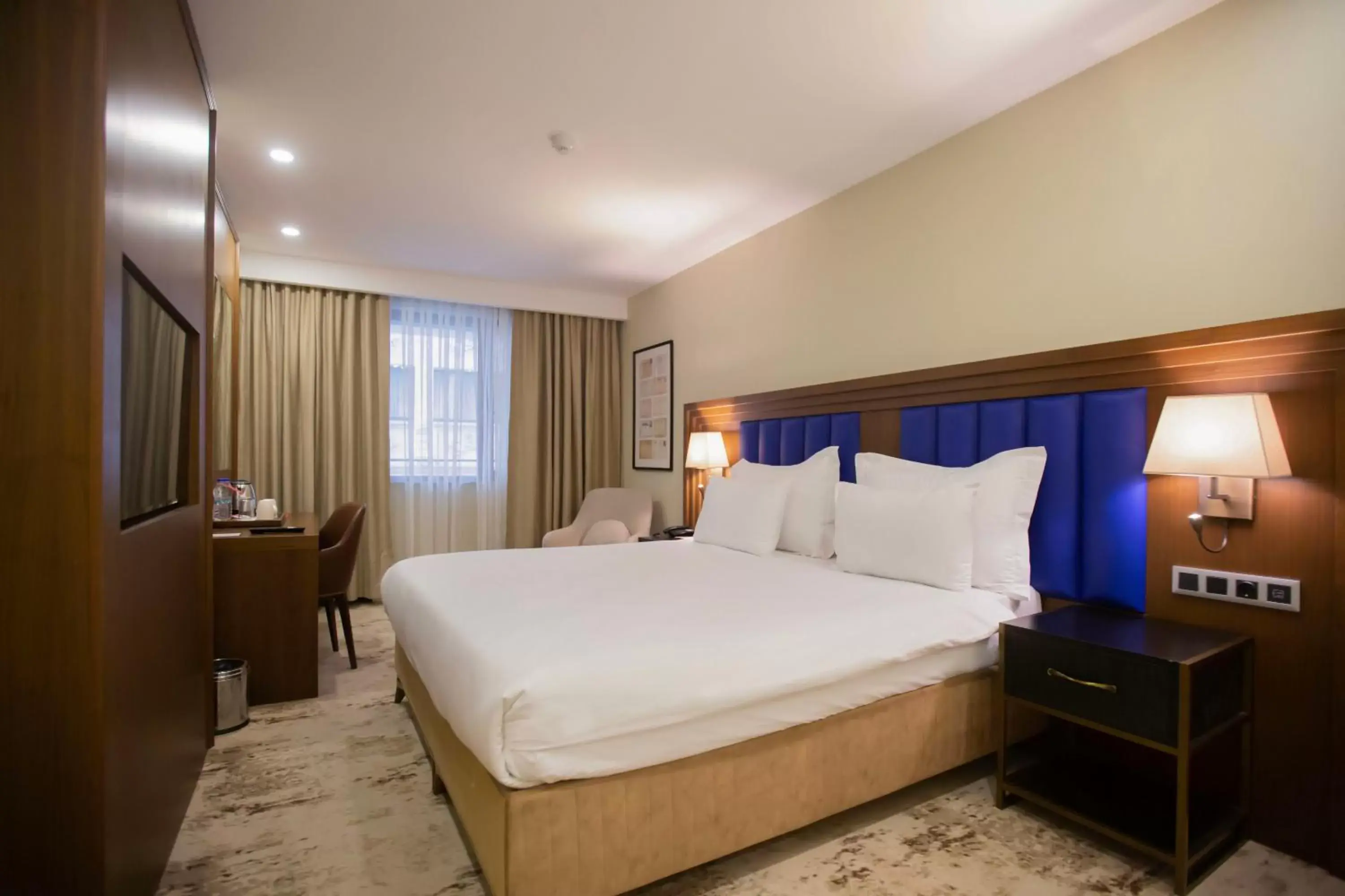 Deluxe King Room with Balcony and City View in Ramada Plaza Sultanahmet Deluxe King Room with Balcony and City View in Ramada Plaza Sultanahmet