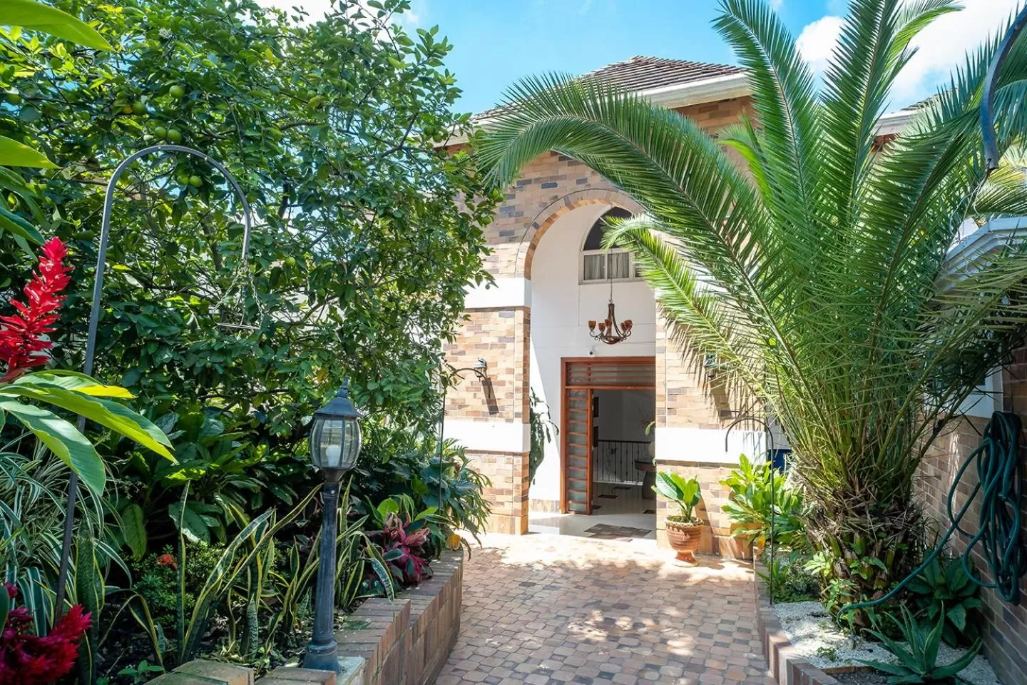 Facade/entrance in Serenity Suites Casa Boutique