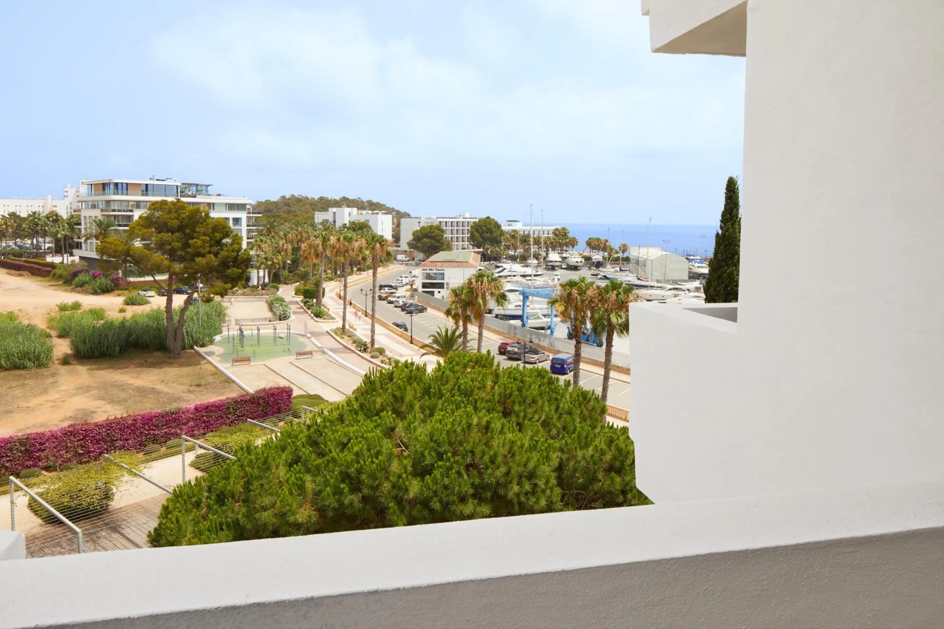 Garden view in Hotel Tres Torres