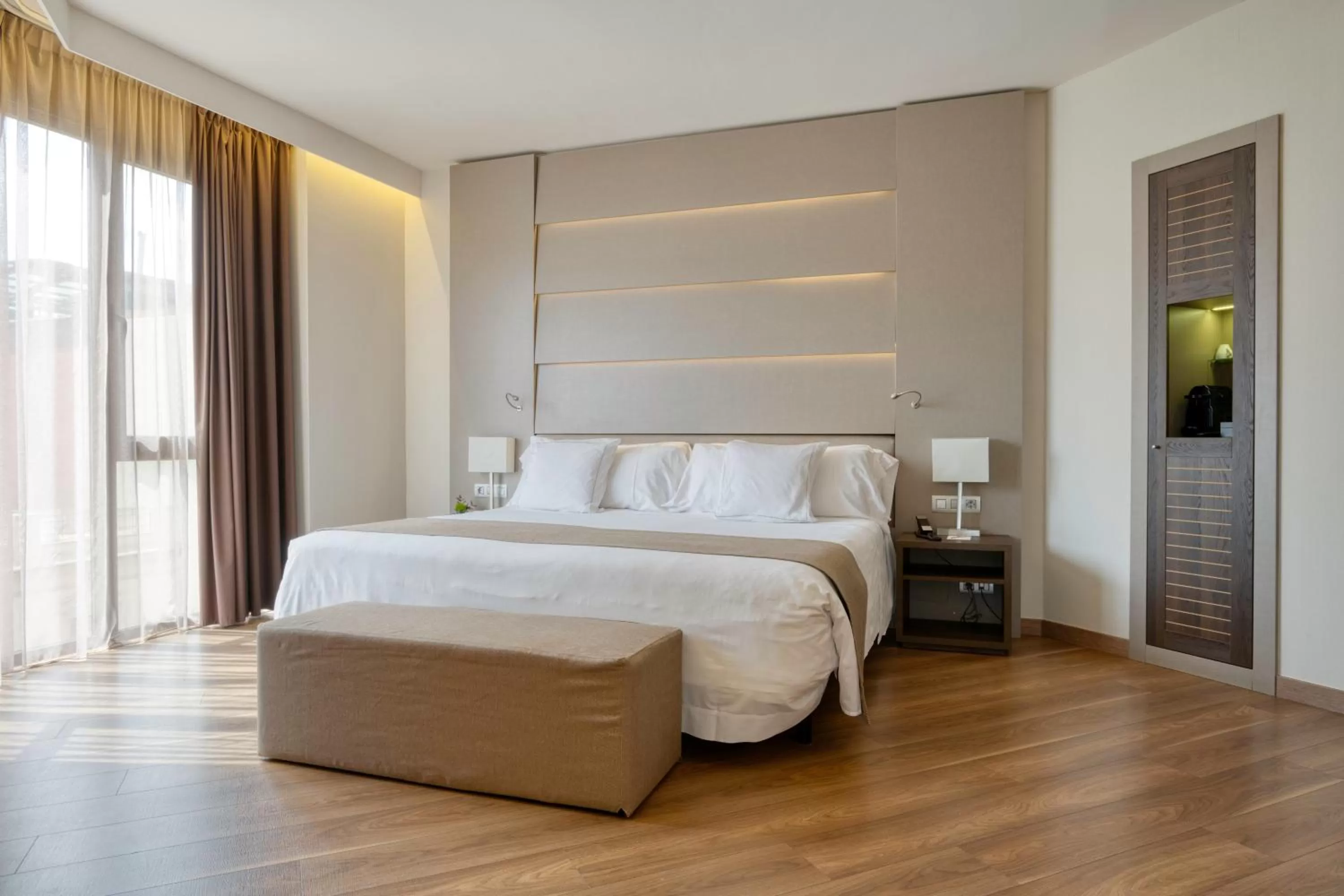 Bedroom, Bed in Hotel America Barcelona