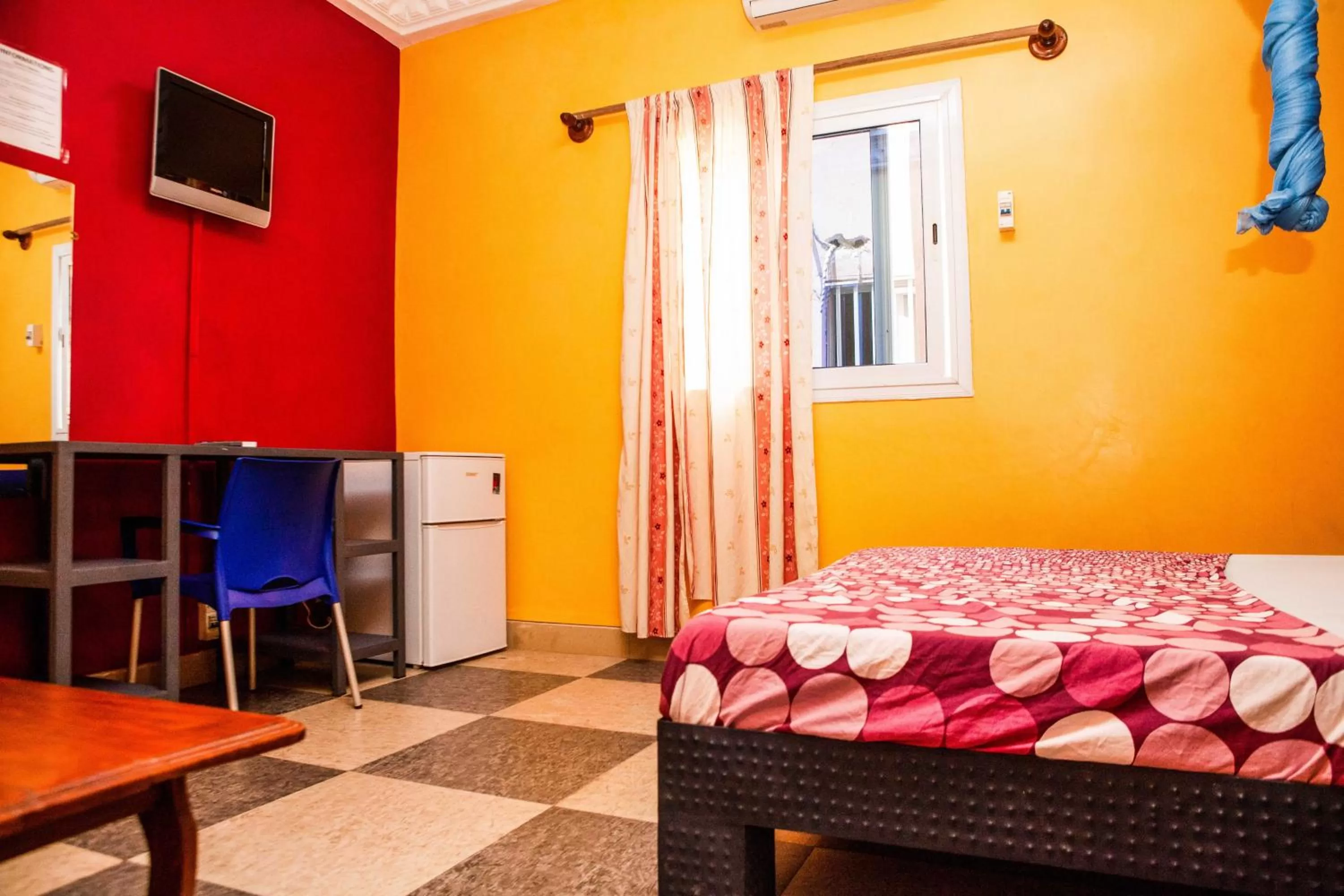 Photo of the whole room, Bed in Hôtel abdou diouf