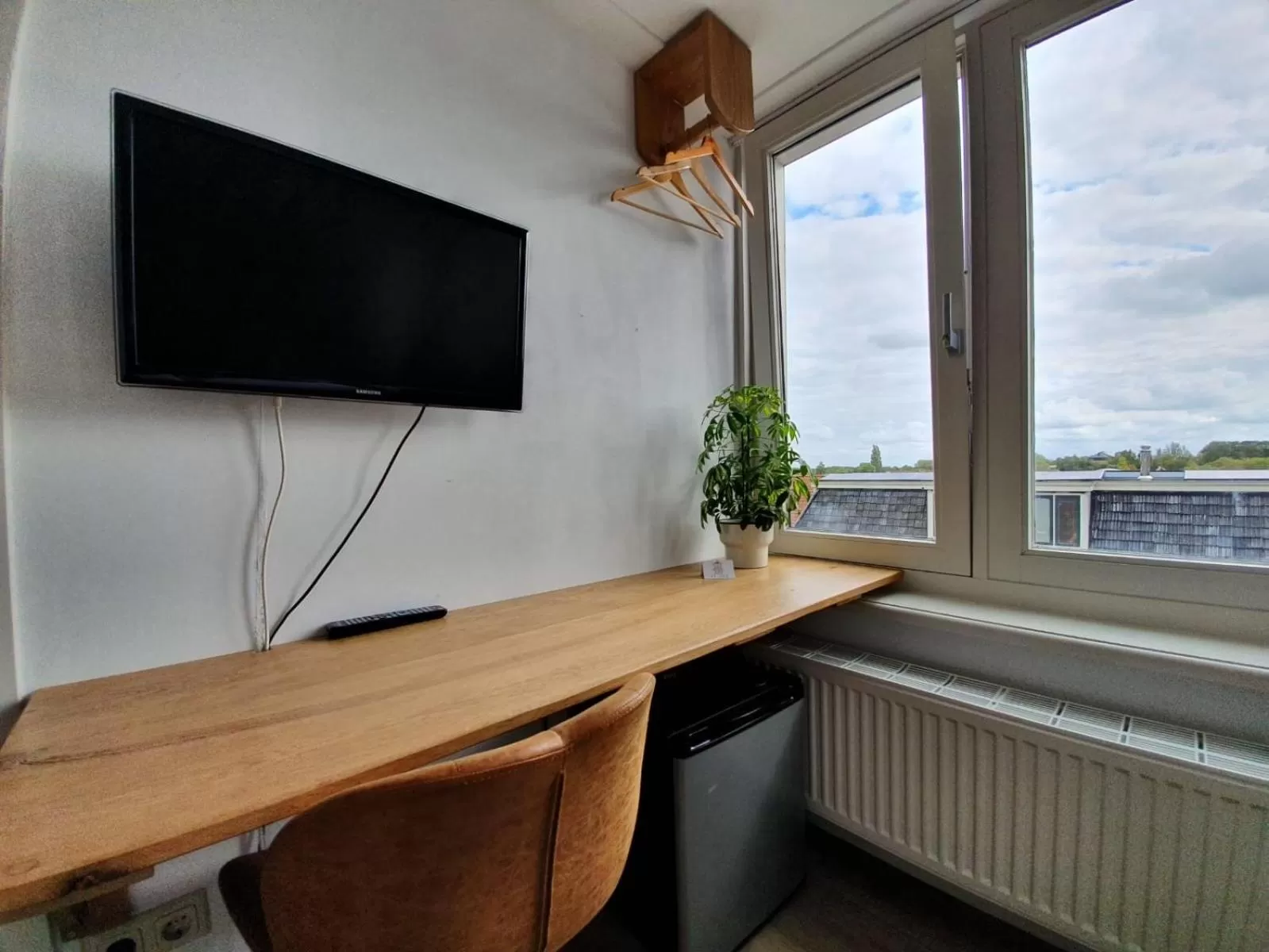 TV/Entertainment Center in Hotel Anne-Klare