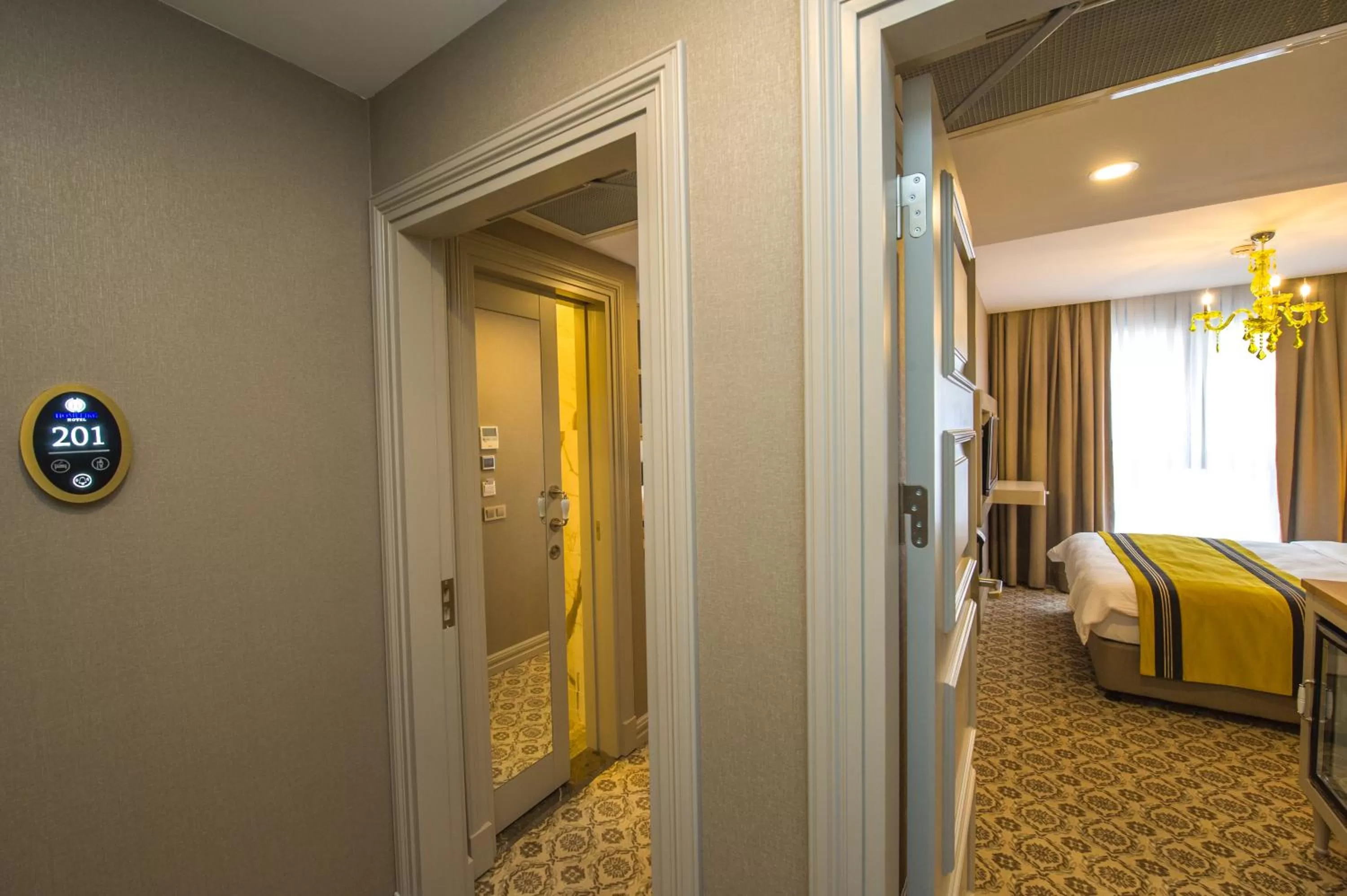 Bedroom, Bed in Homelike Hotel