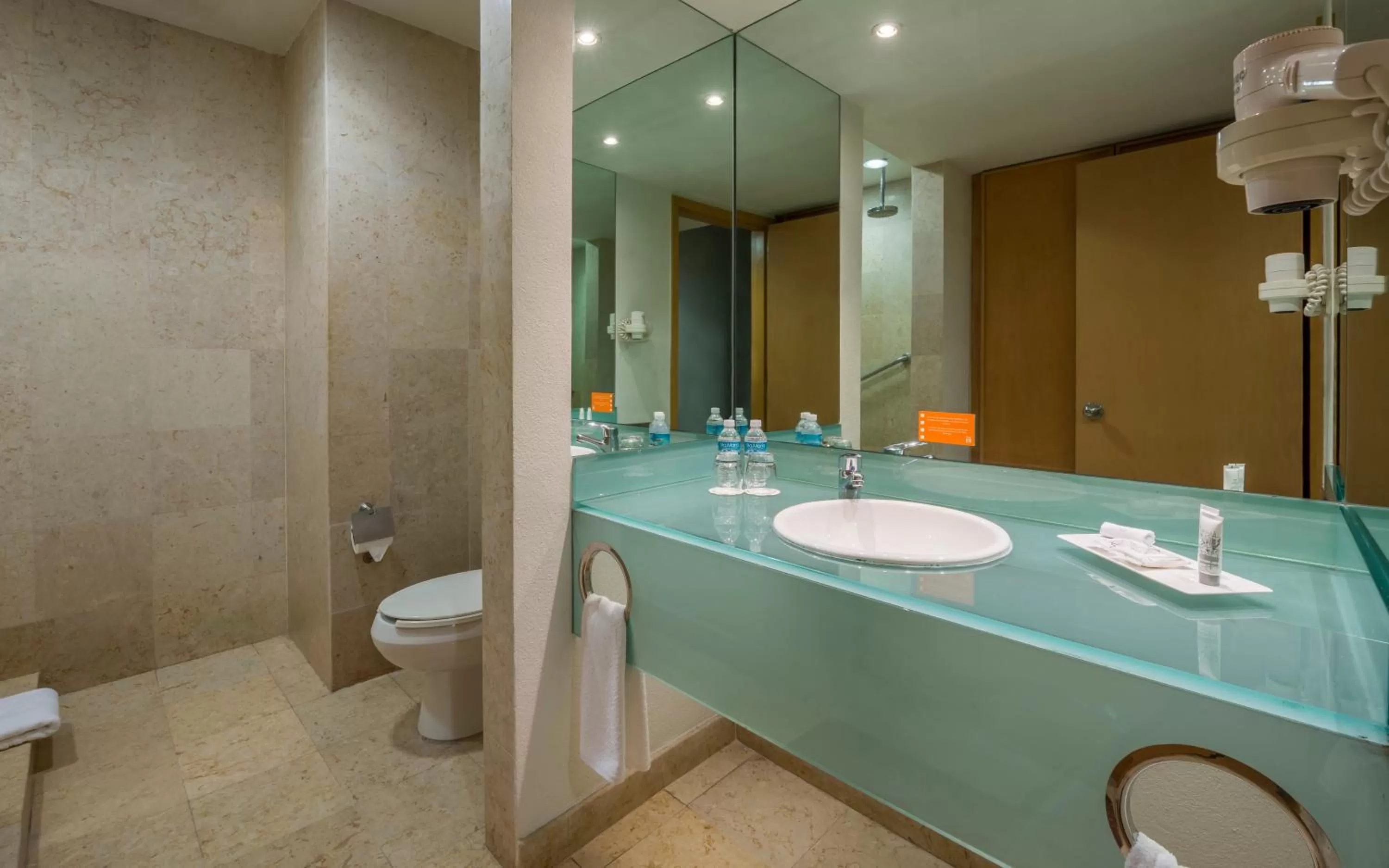 Bathroom in Real Inn Nuevo Laredo