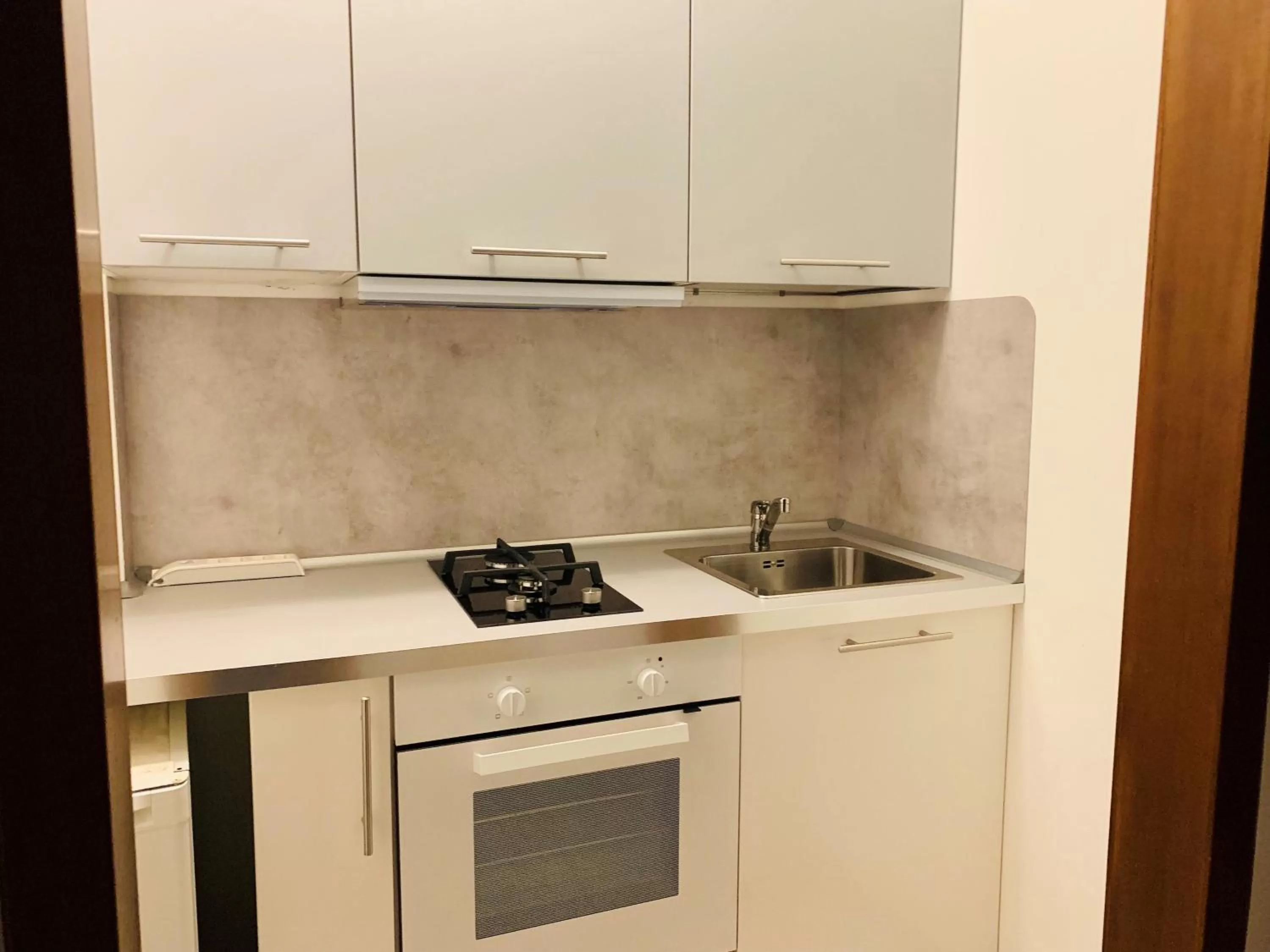 Kitchen or kitchenette in Front Lake Apartment Bardolino