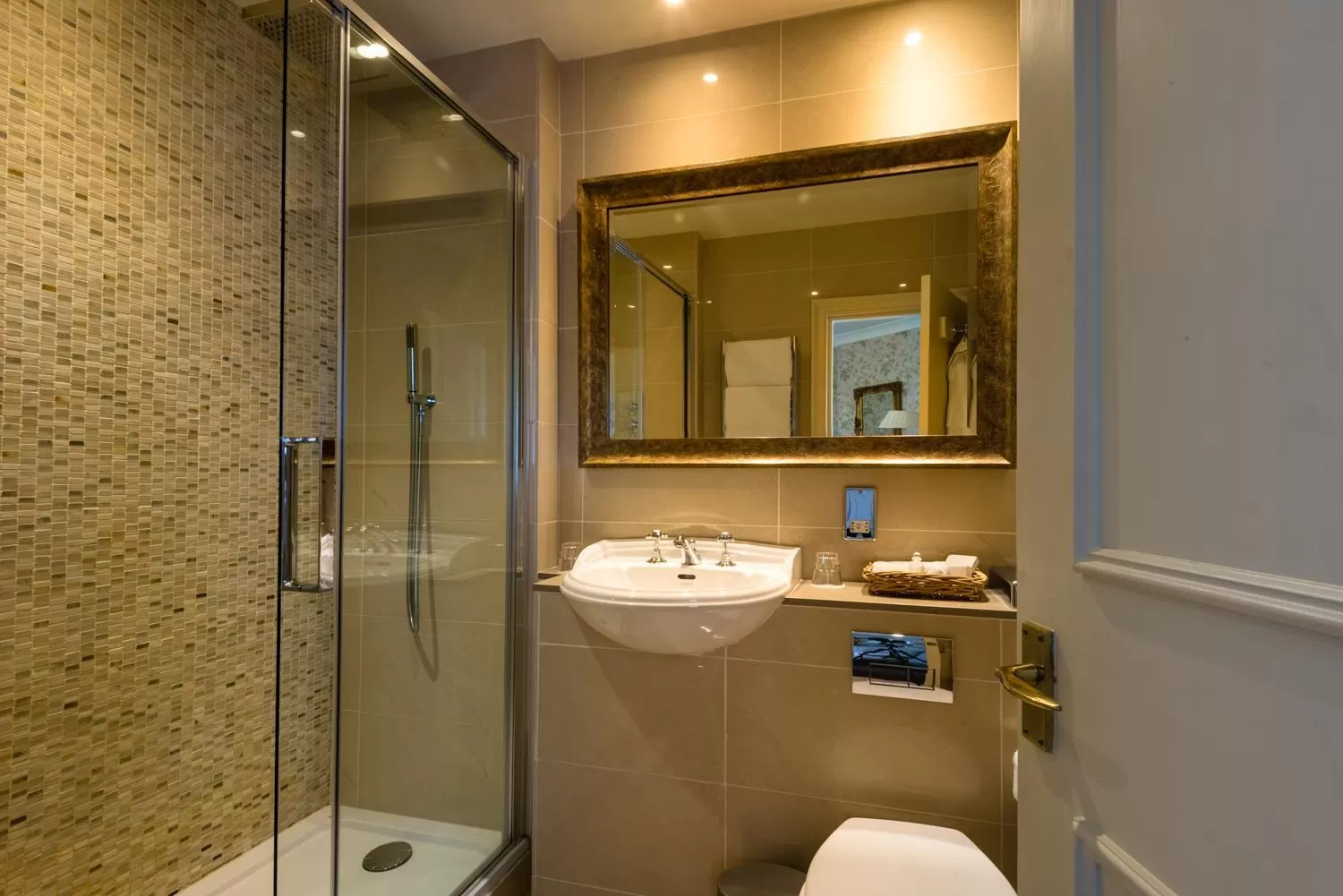 Bathroom in Greywalls Hotel & Chez Roux