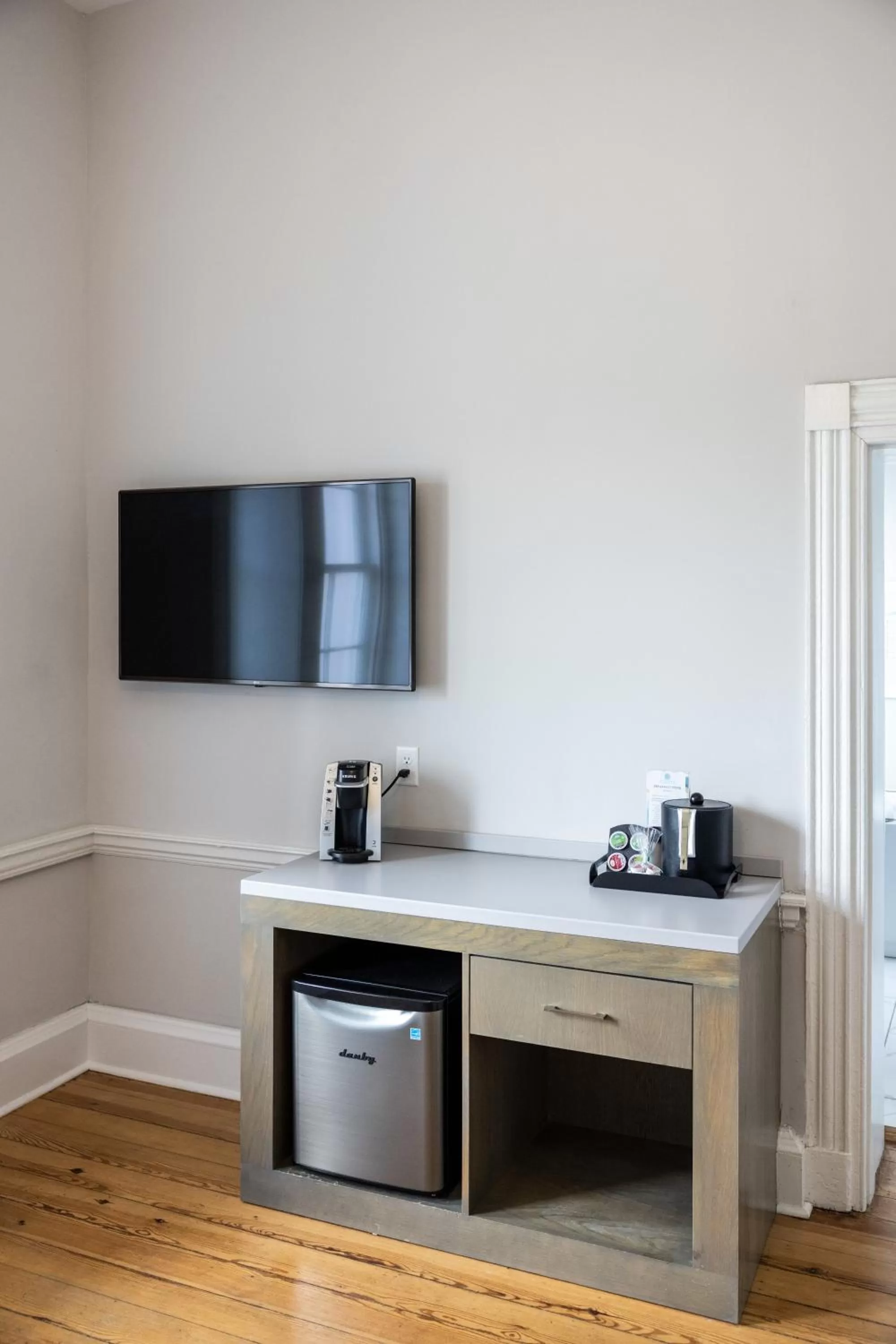 TV and multimedia in The Blackburn Inn and Conference Center