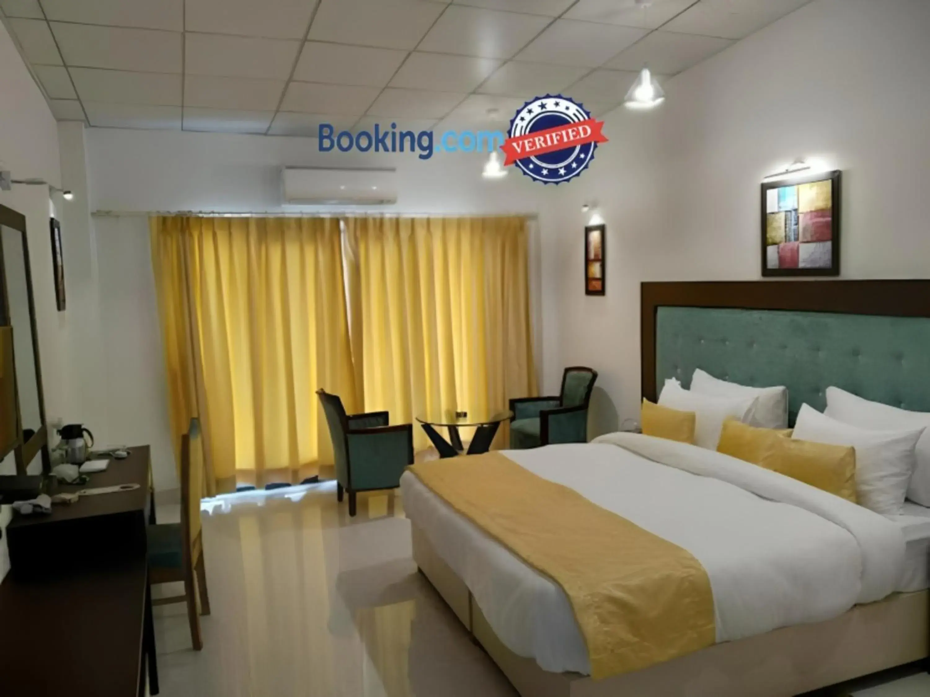 Bed in Goroomgo Assi River Guest House Varanasi Bed in Goroomgo Assi River Guest House Varanasi