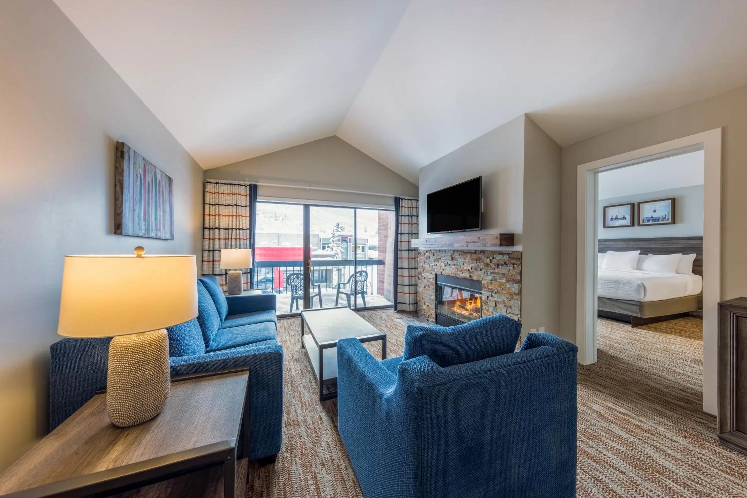 Living room, Bed in Park Plaza Resort - Park City, Ascend Collection Hotel