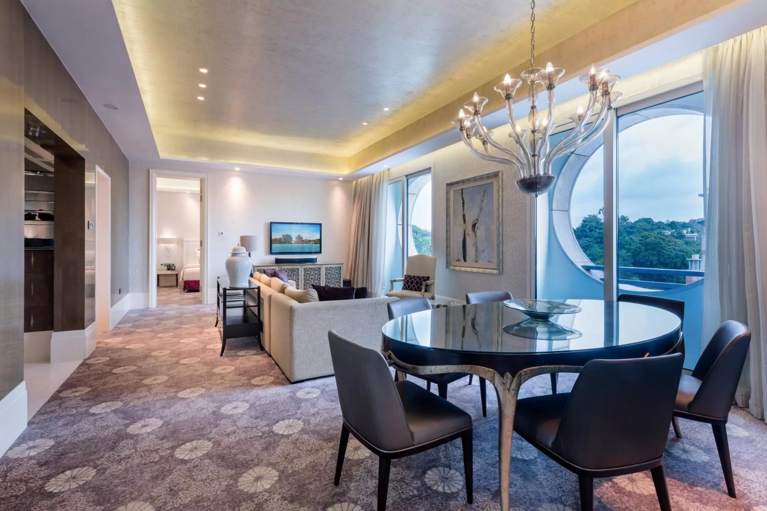 Dining area in Resorts World Sentosa - Hotel Michael