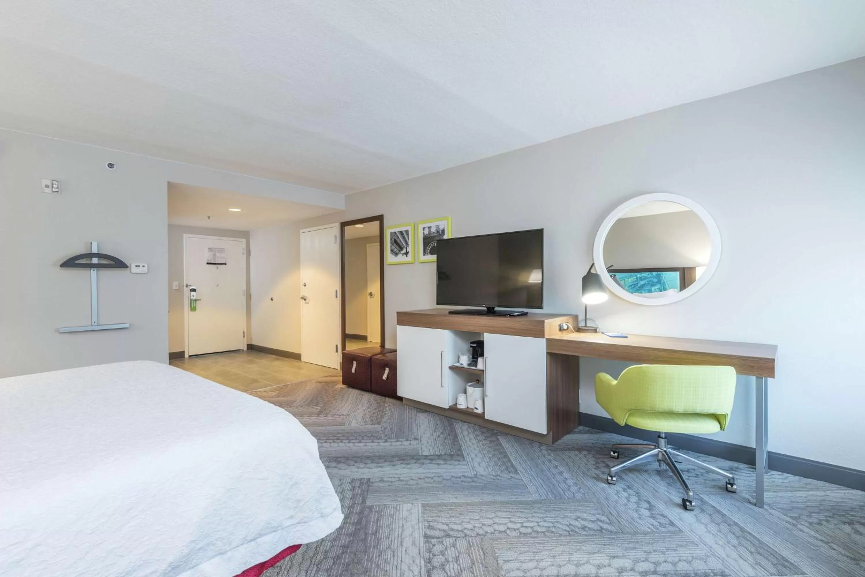 Bedroom, Bed in Hampton Inn Tampa-Veterans Expressway