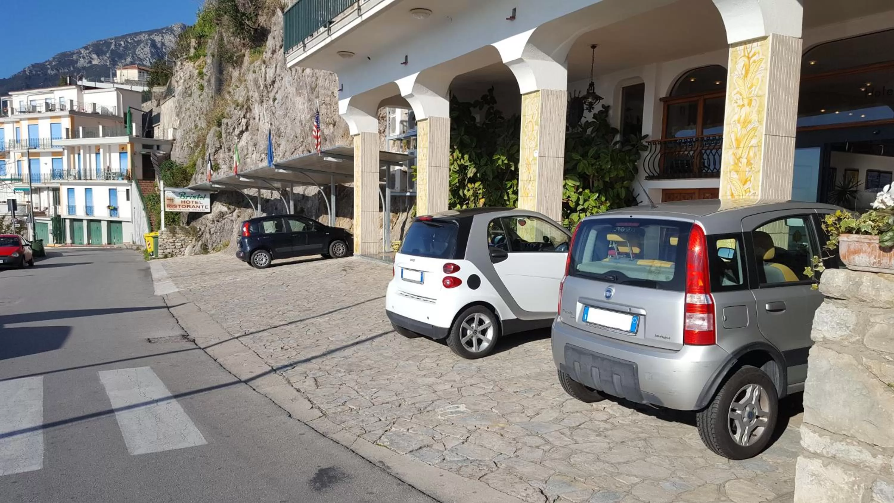 Facade/entrance in Hotel Bristol