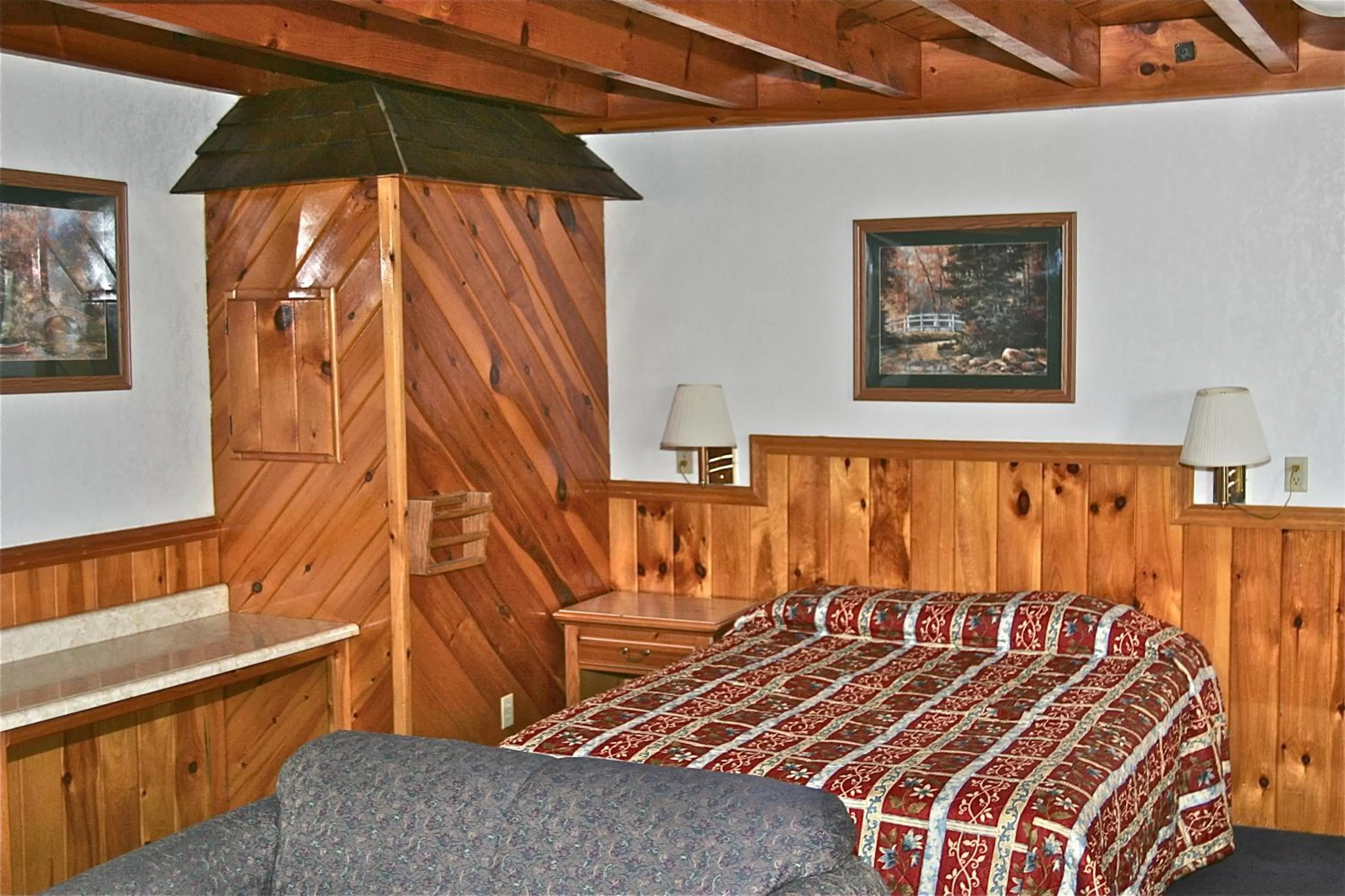 Seating area, Bed in Stone Fence Resort