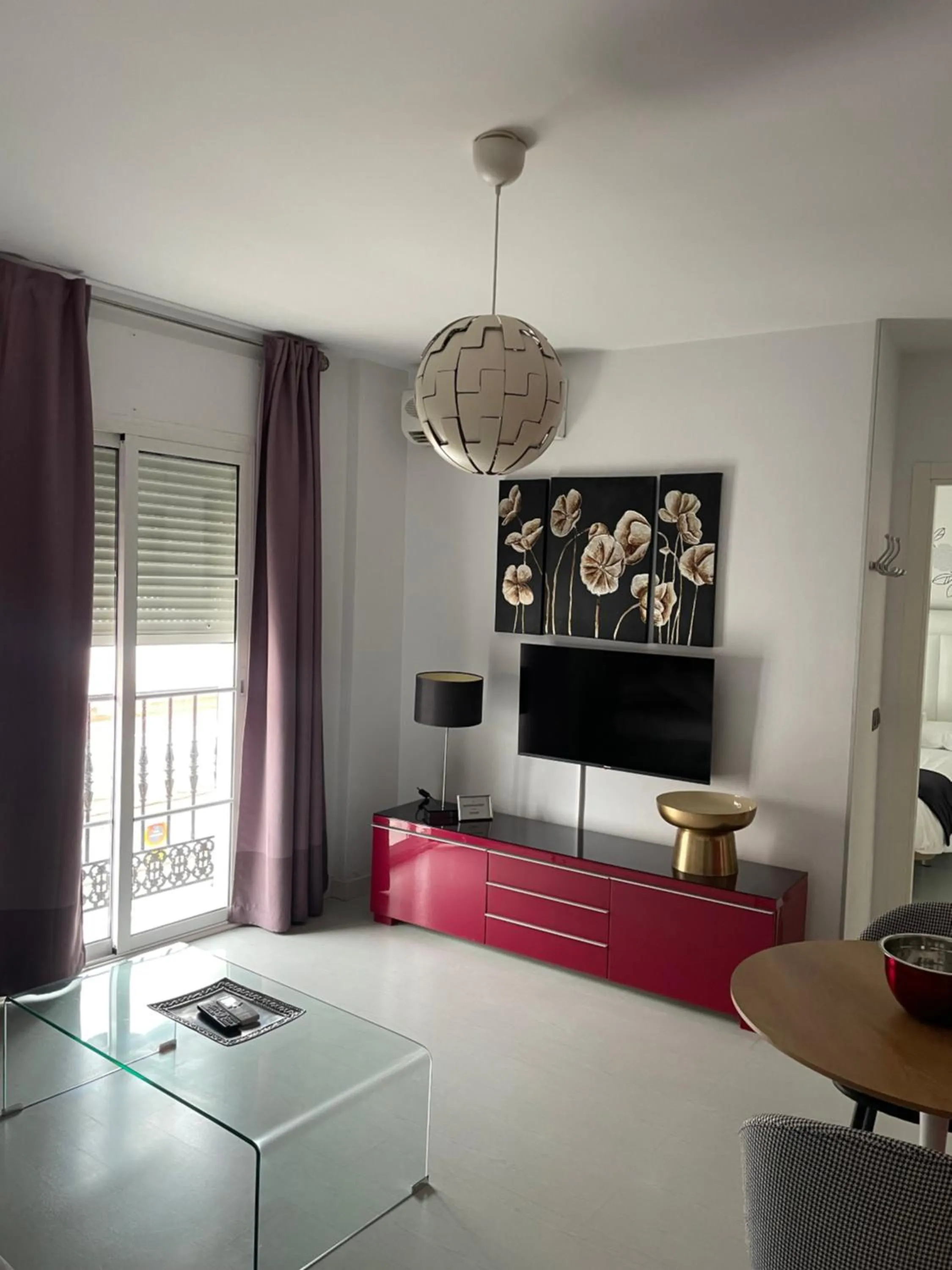 TV and multimedia in Abril Nerja