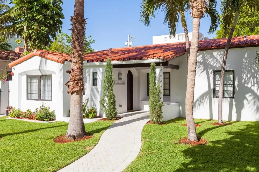 Facade/entrance in Bars B&B South Beach Hotel