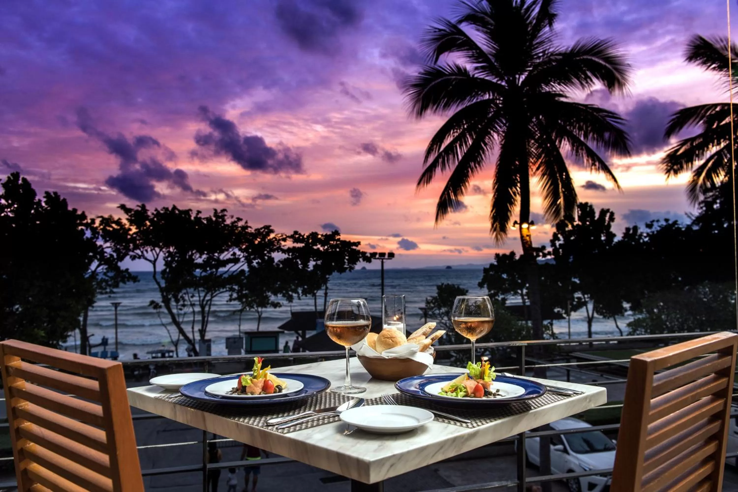 Restaurant/places to eat in Holiday Ao Nang Beach Resort, Krabi