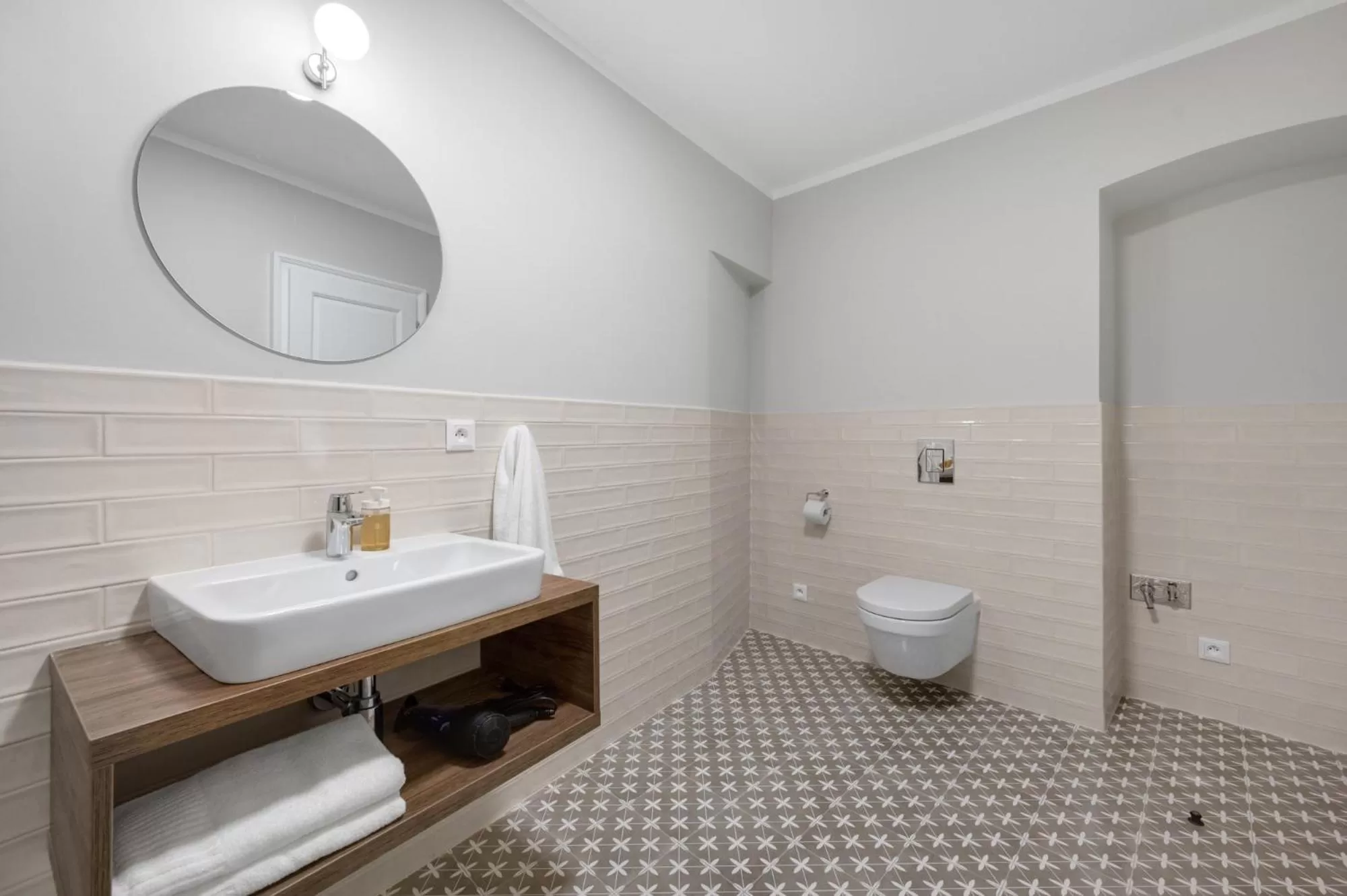 Toilet in Palace Apartments