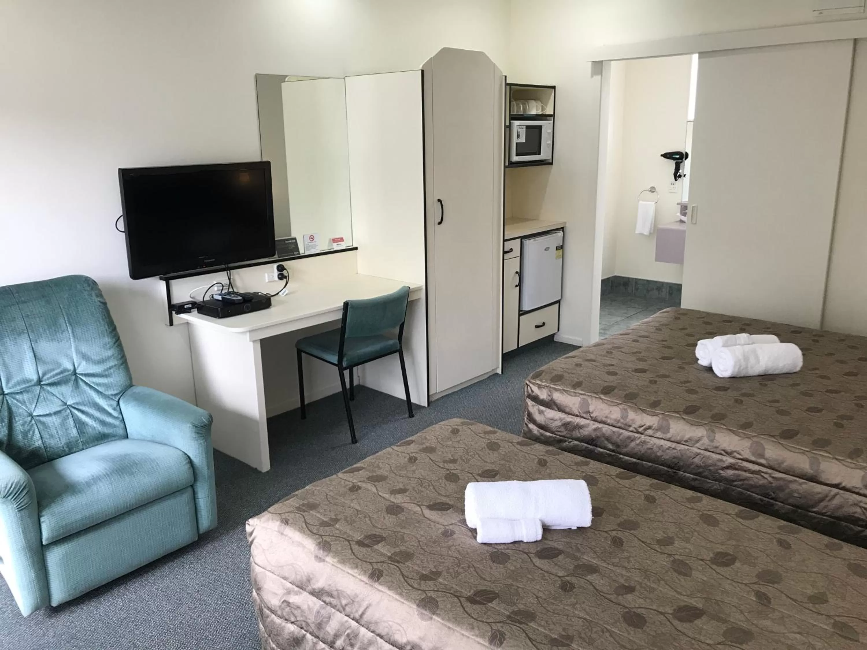 Twin/Double Room- Disability Access in Legends Motel
