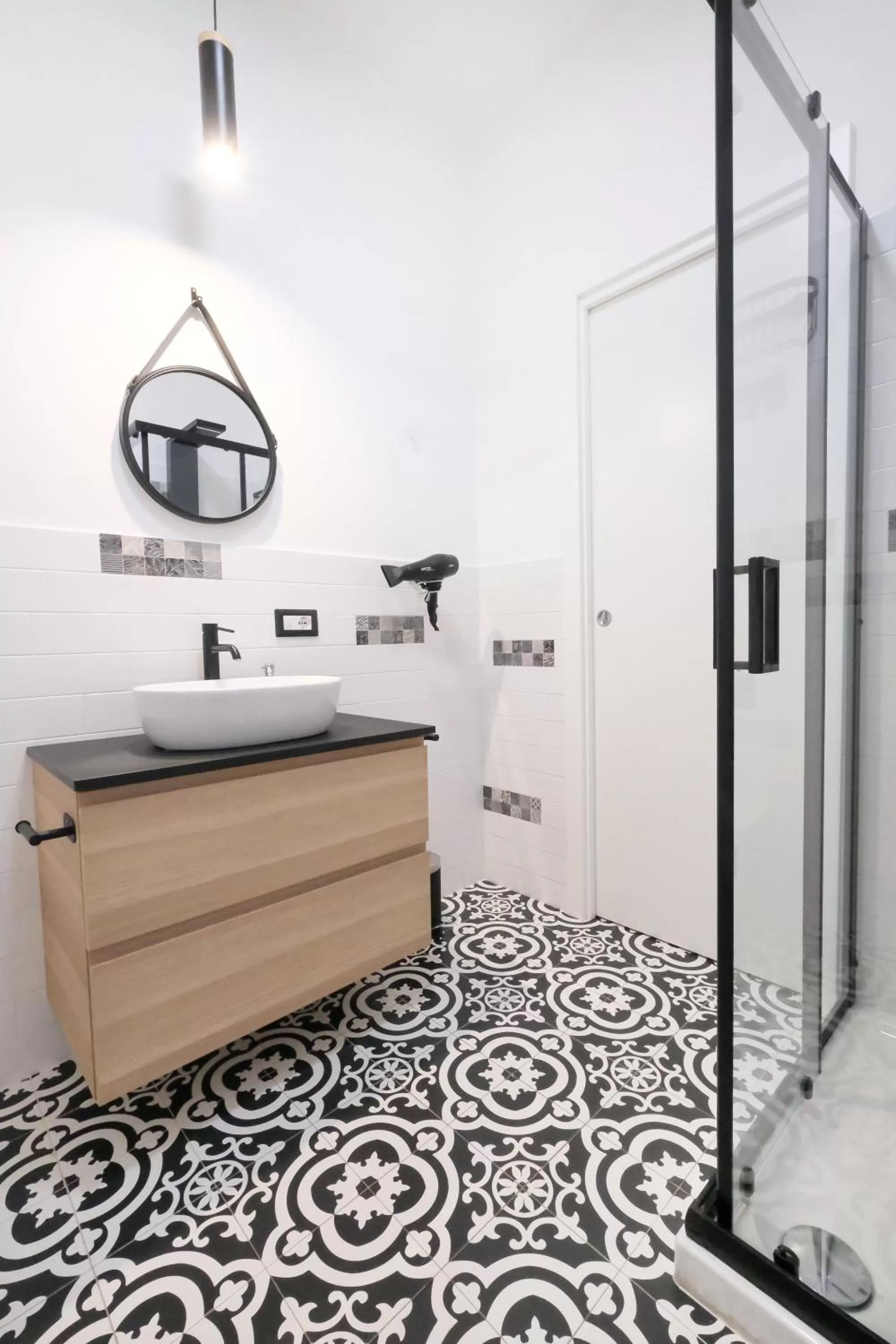 Bathroom in LH51 B&B