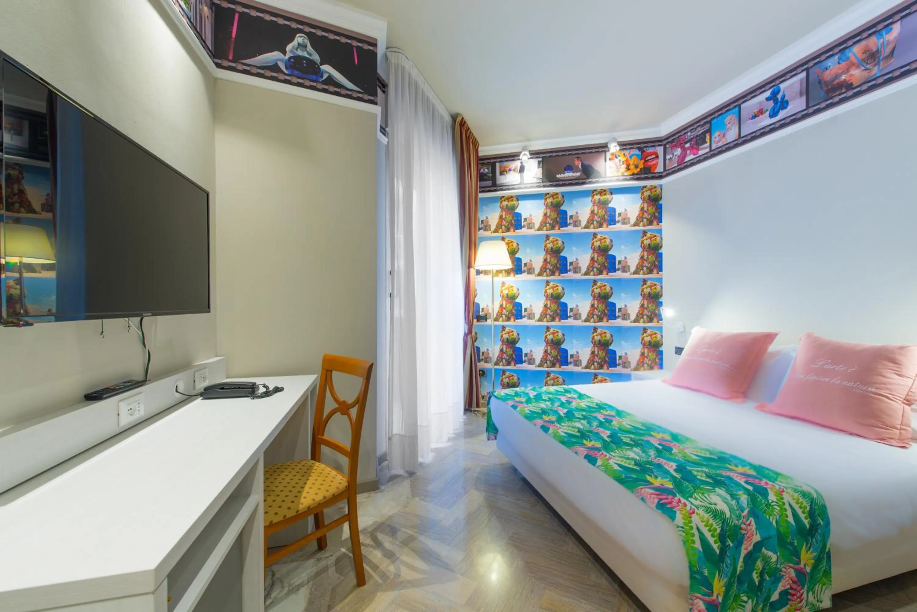 Bedroom, Bed in Admiral Art Hotel