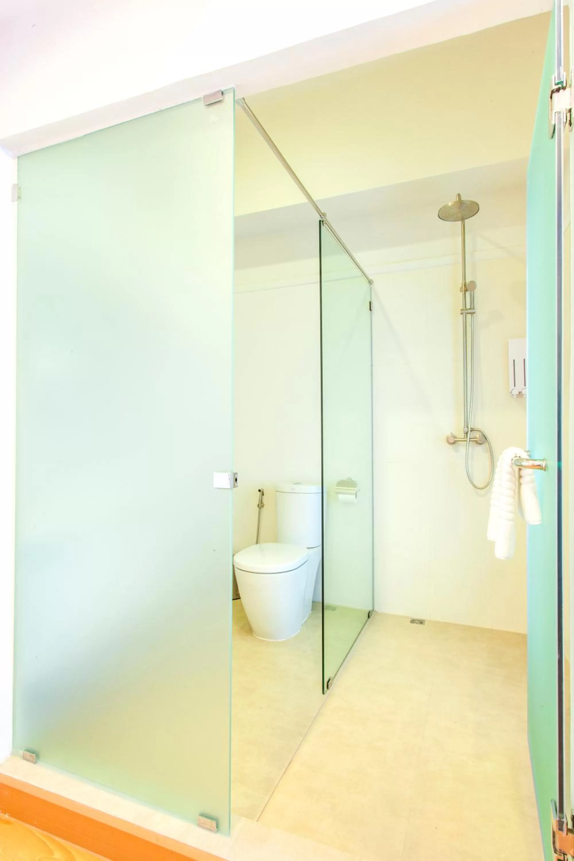 Bathroom in Solo Express Sukhumvit 81