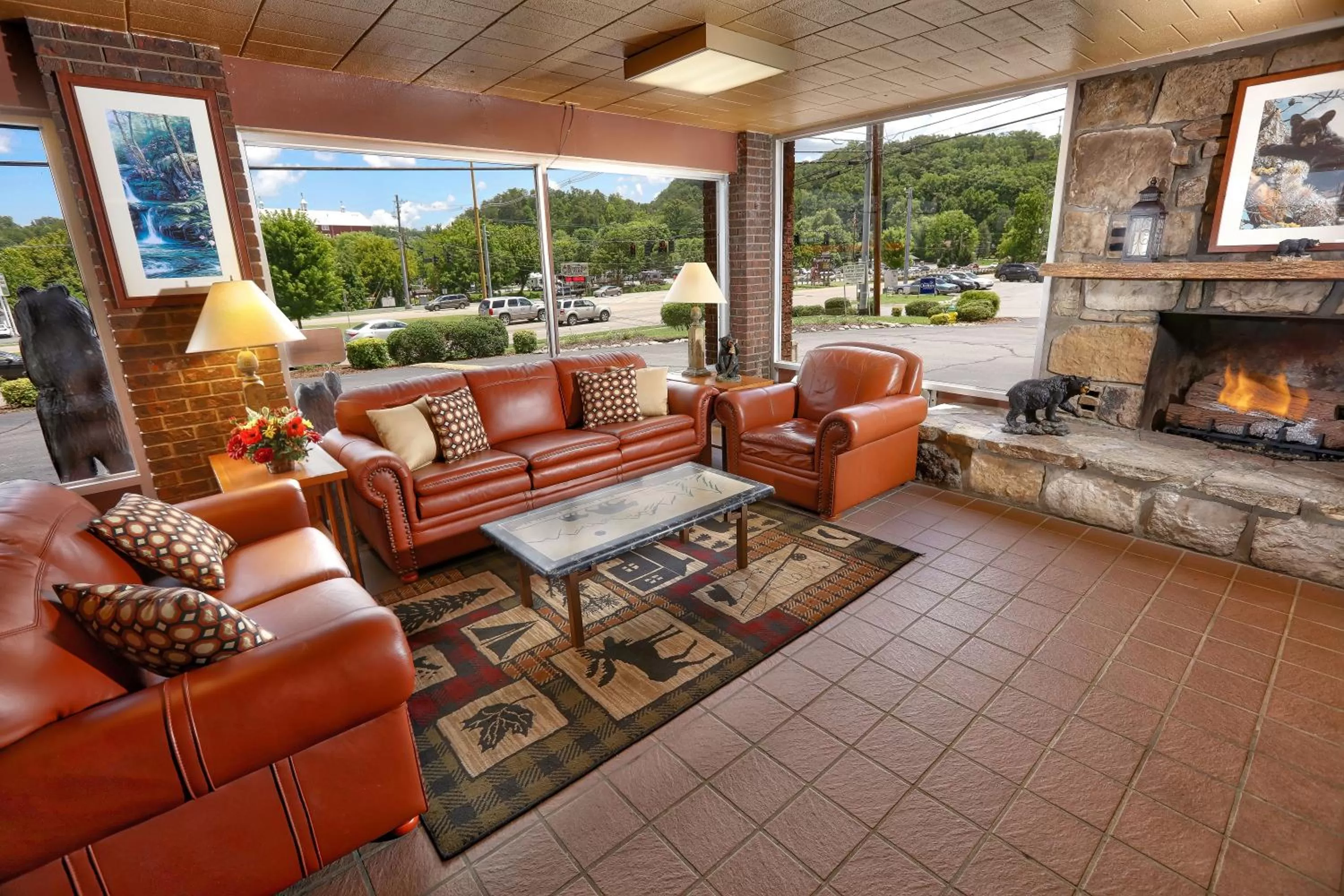 Communal lounge/ TV room in Wild Bear Inn