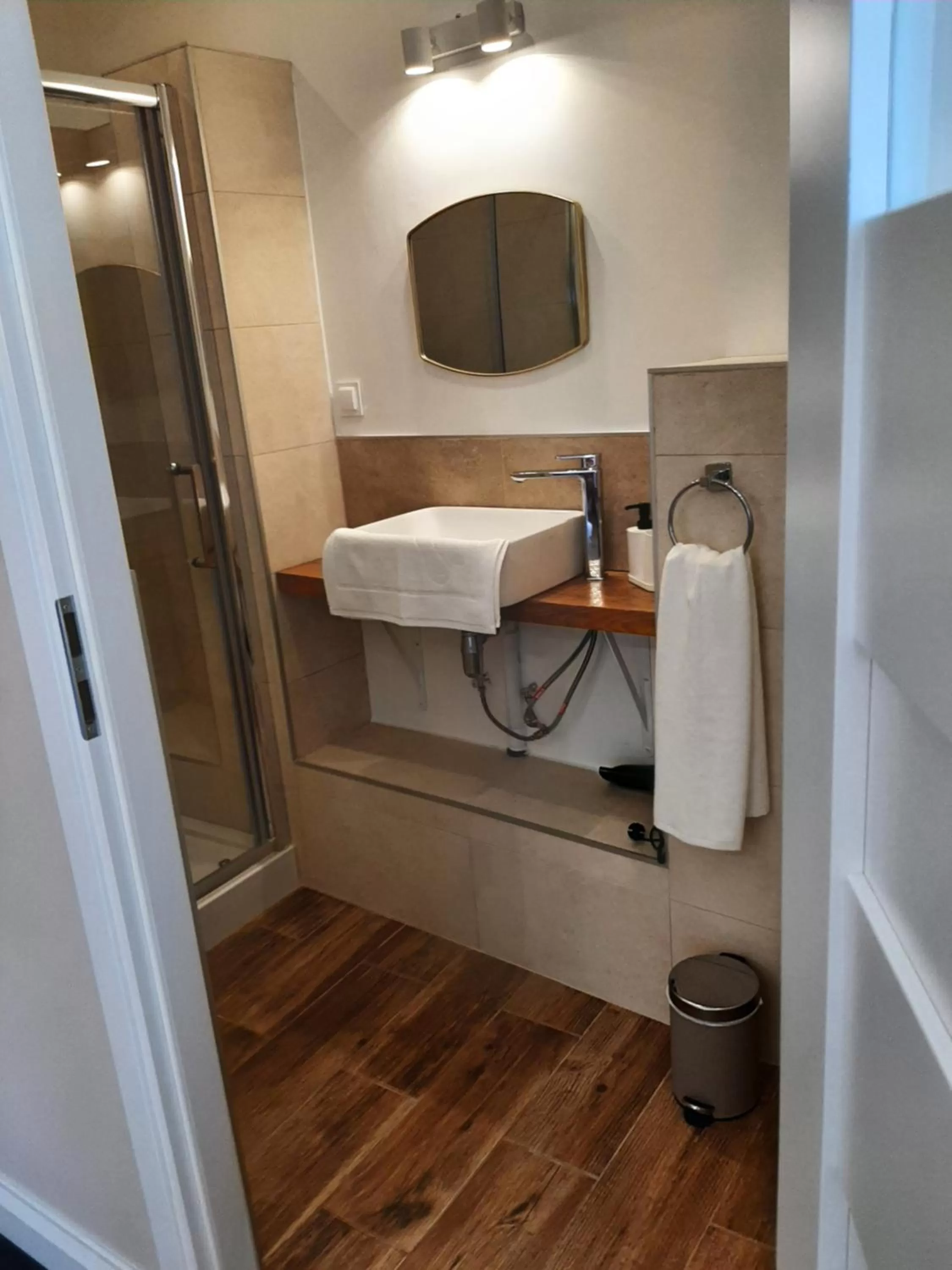 Bathroom, Bed in Drzewna Apartamenty - Kupiecka 5